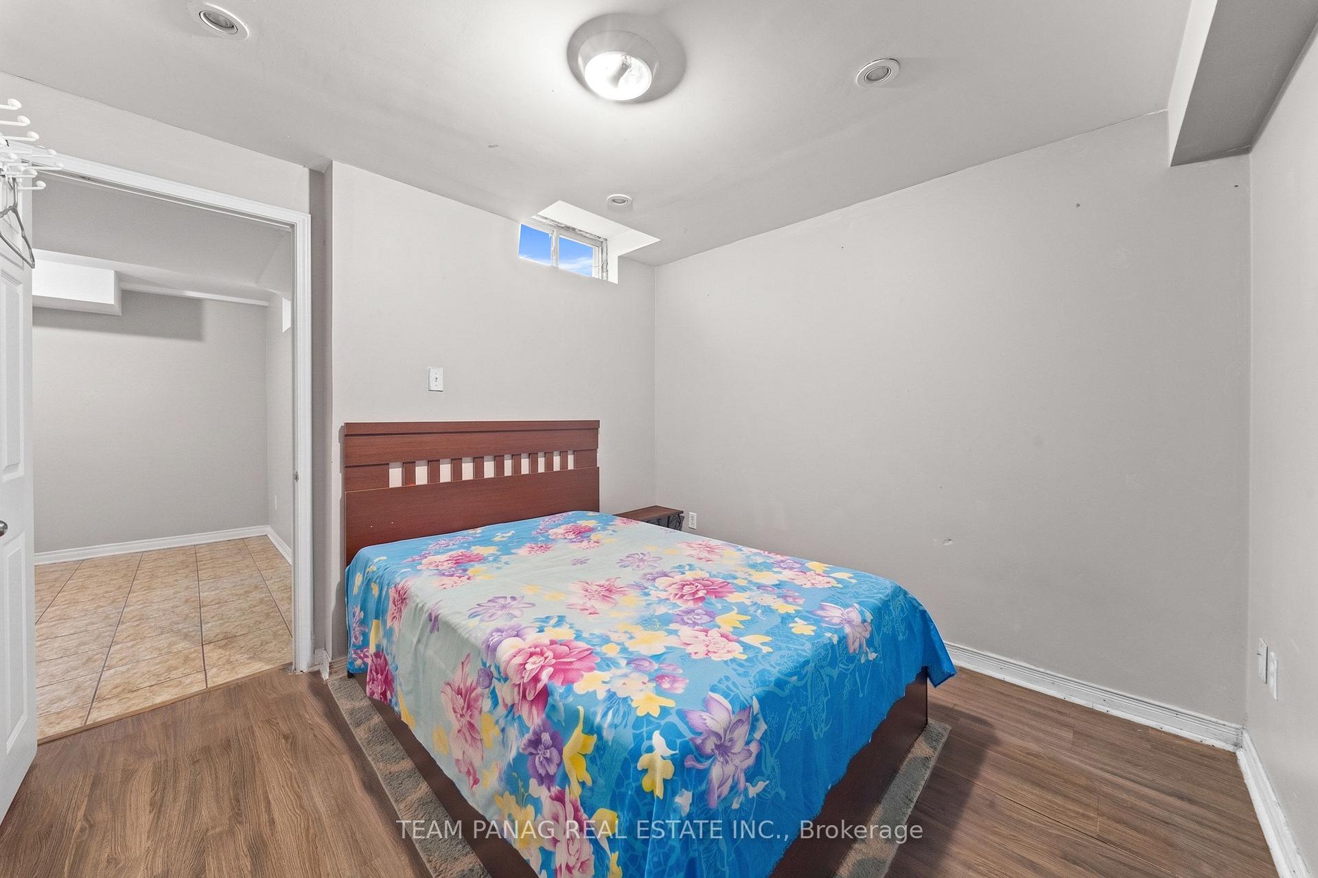 Photo 43 of 26 Narrow Valley Crescent, Brampton, Sandringham-Wellington — HOMEH