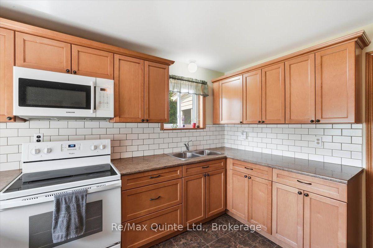 Photo 10 of 16492 Highway 62, Madoc — HOMEH