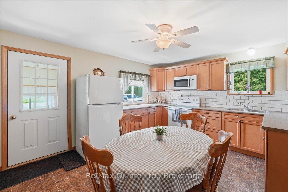 Photo 11 of 16492 Highway 62, Madoc — HOMEH