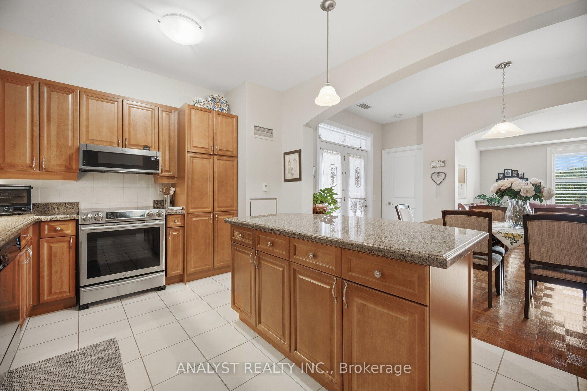 Photo 12 of Unit 221, 9519 Keele Street, Vaughan, Maple — HOMEH
