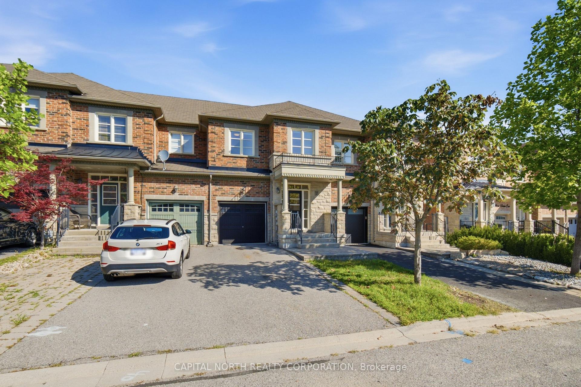 Photo 2 of 384 William Dunn Crescent, Newmarket, Summerhill Estates — HOMEH