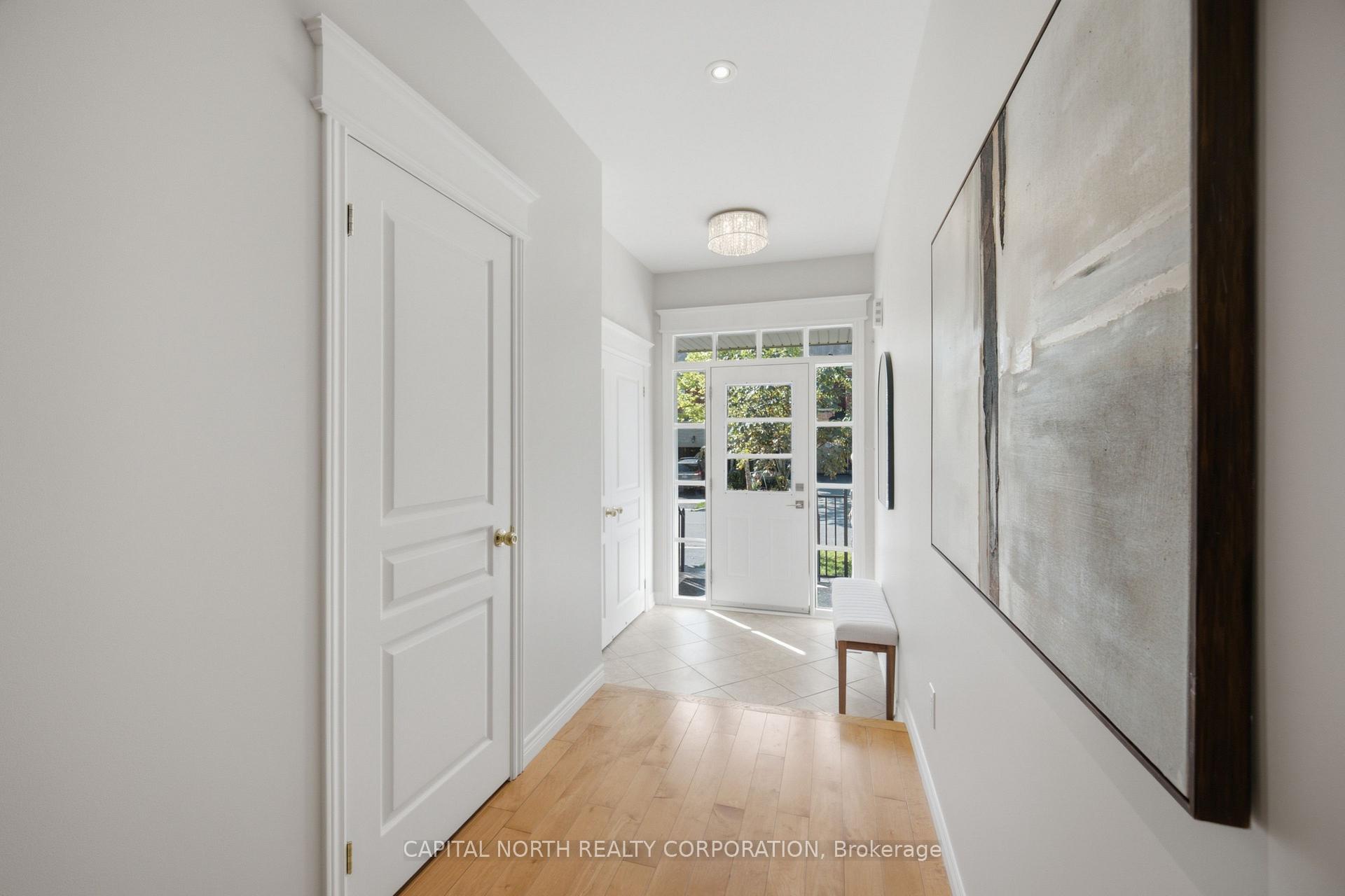Photo 4 of 384 William Dunn Crescent, Newmarket, Summerhill Estates — HOMEH