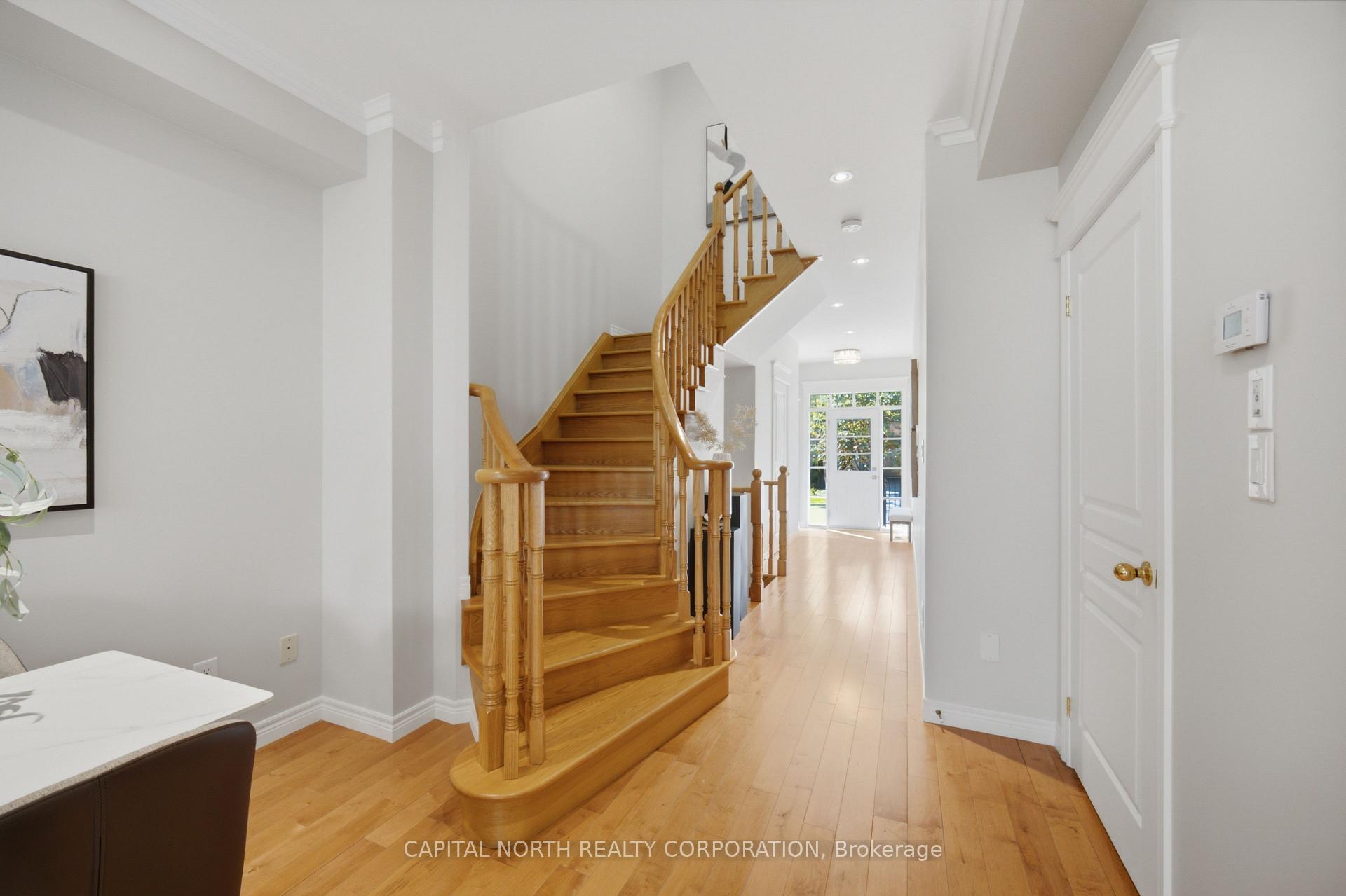 Photo 5 of 384 William Dunn Crescent, Newmarket, Summerhill Estates — HOMEH