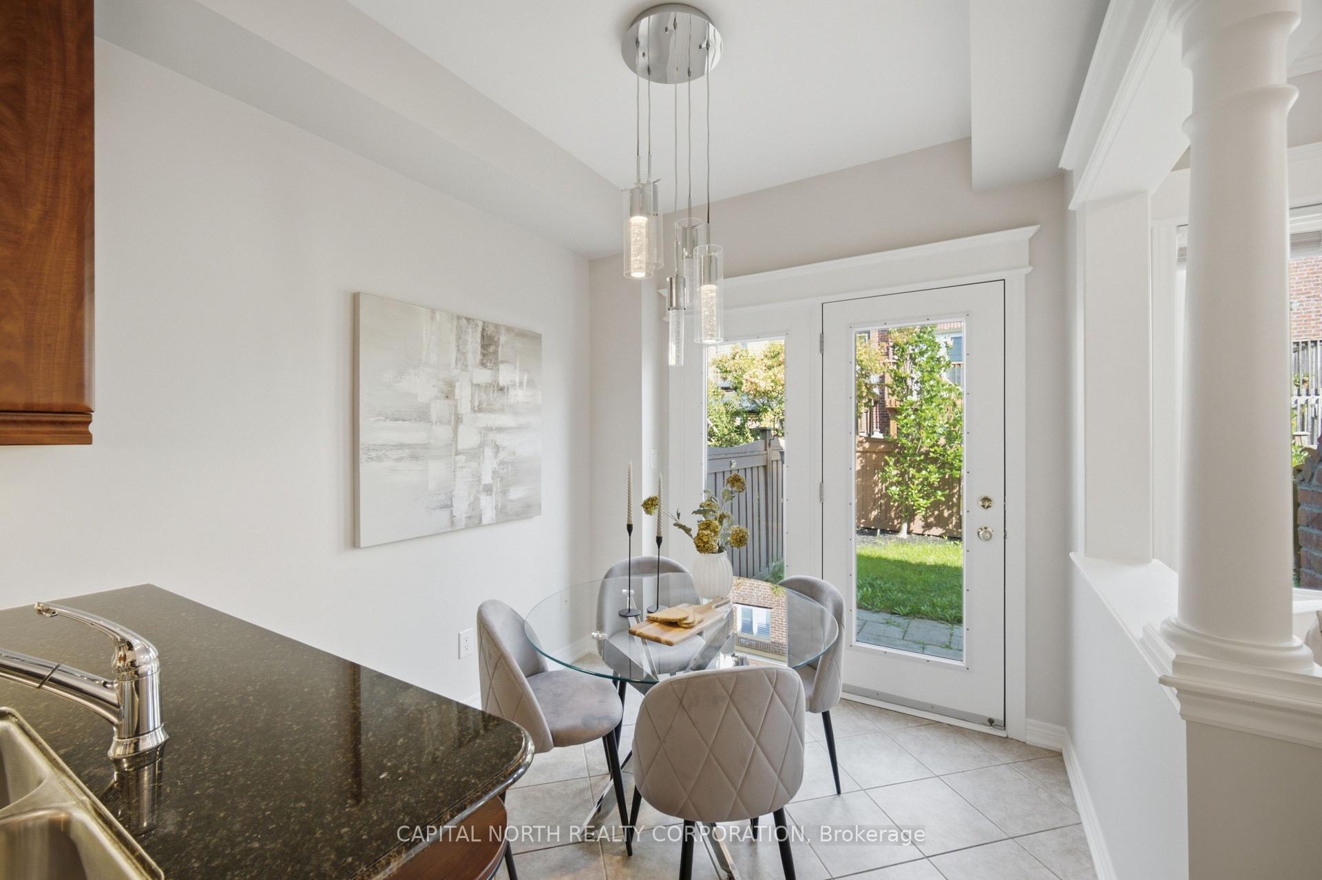 Photo 14 of 384 William Dunn Crescent, Newmarket, Summerhill Estates — HOMEH