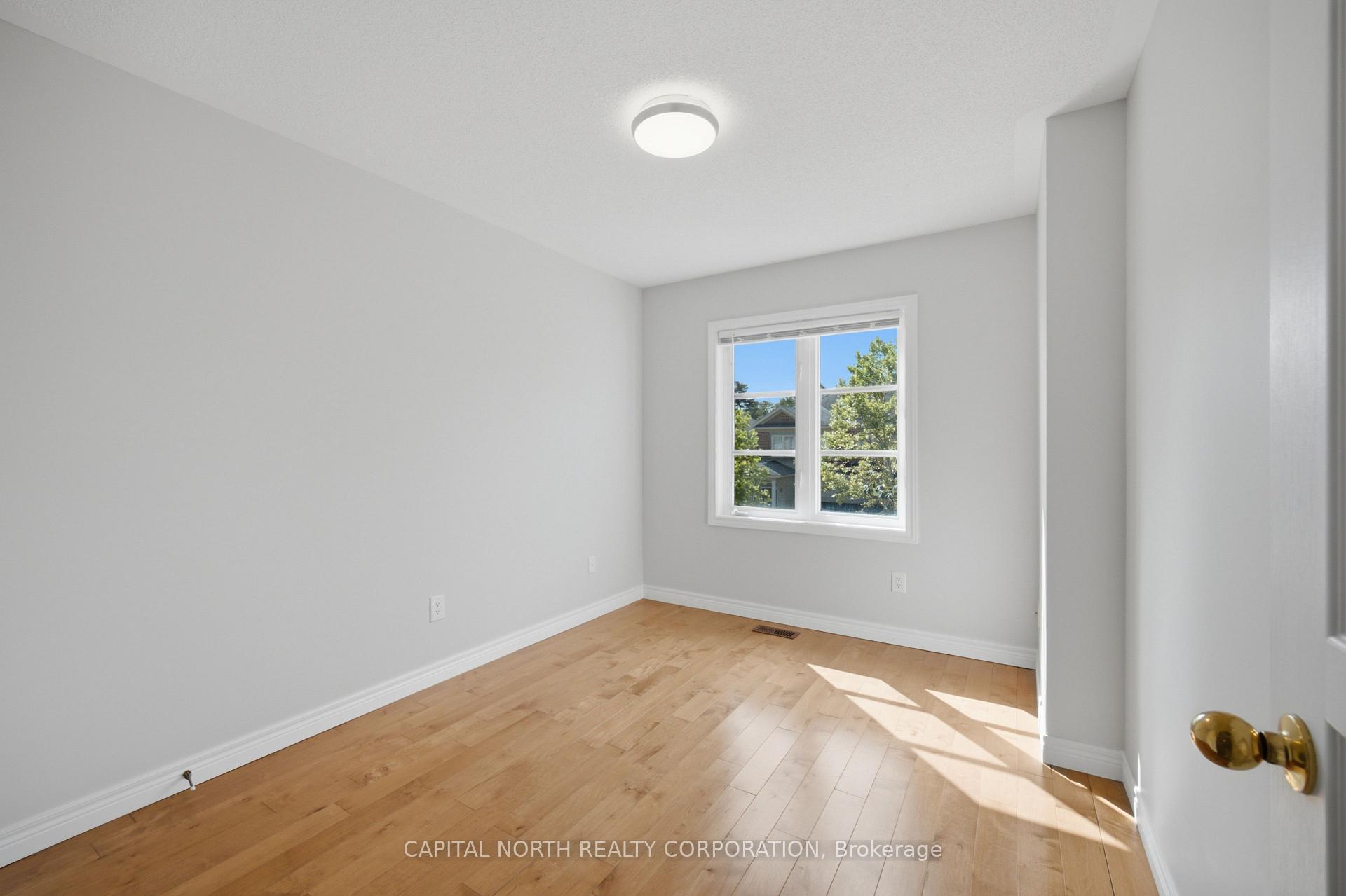 Photo 25 of 384 William Dunn Crescent, Newmarket, Summerhill Estates — HOMEH