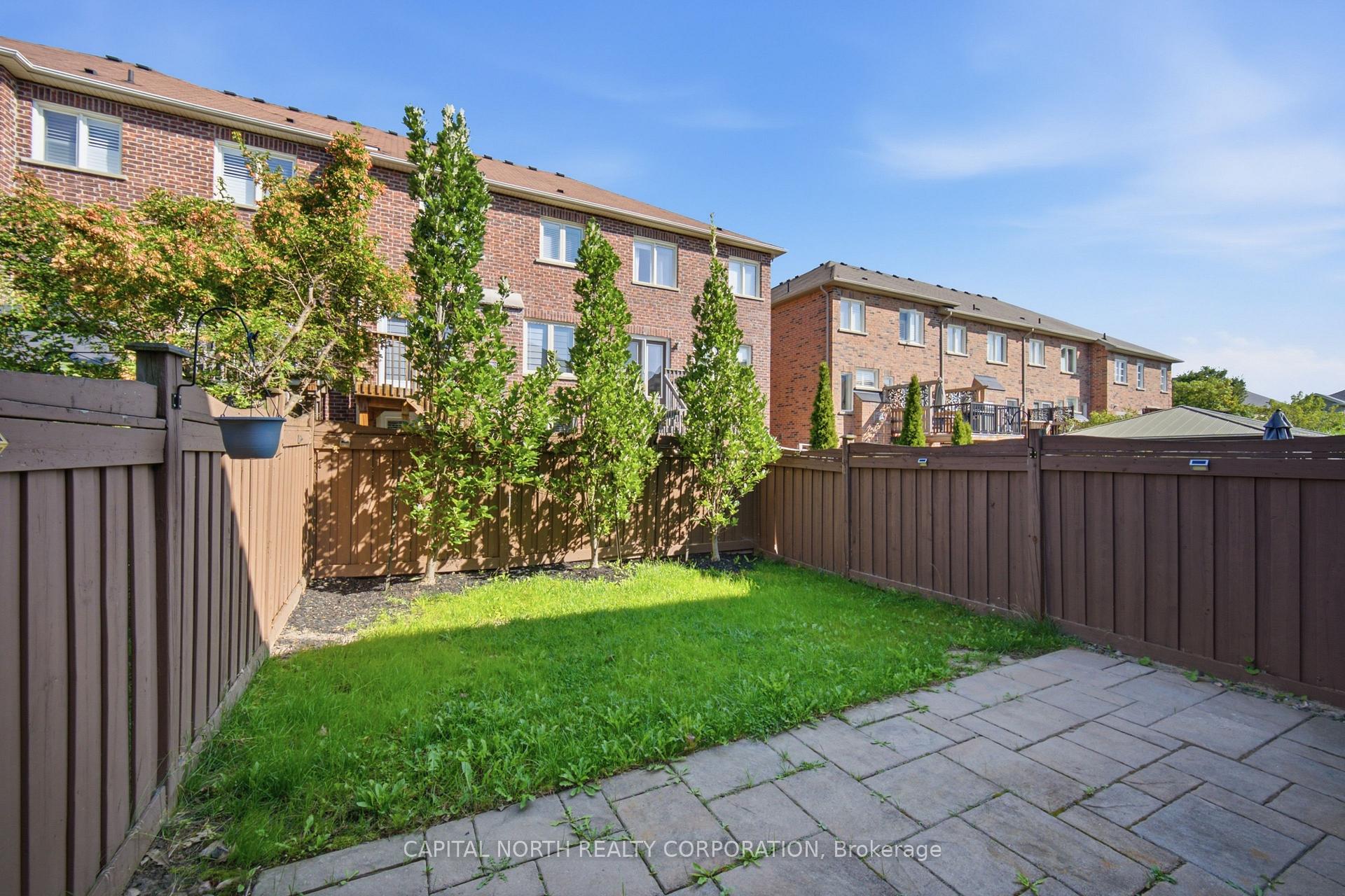 Photo 32 of 384 William Dunn Crescent, Newmarket, Summerhill Estates — HOMEH