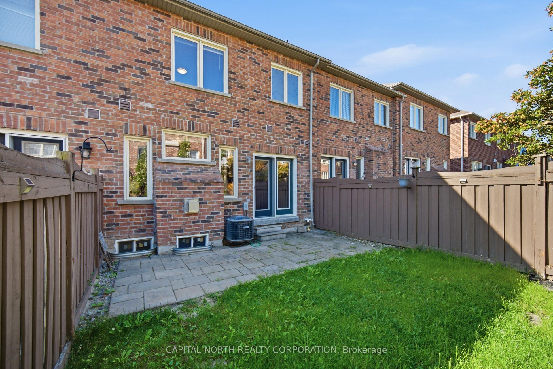 Photo 33 of 384 William Dunn Crescent, Newmarket, Summerhill Estates — HOMEH