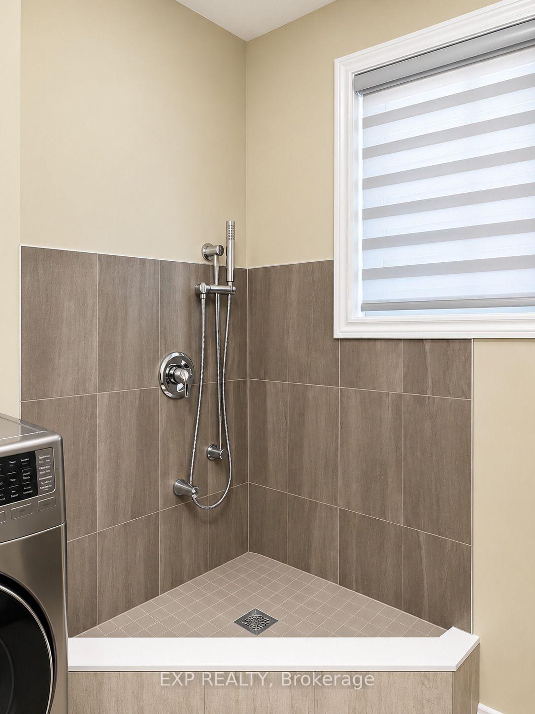 Photo 8 of Unit Upper, 355 Beechdrops Drive, Waterloo, Columbia Forest/Clair Hills — HOMEH