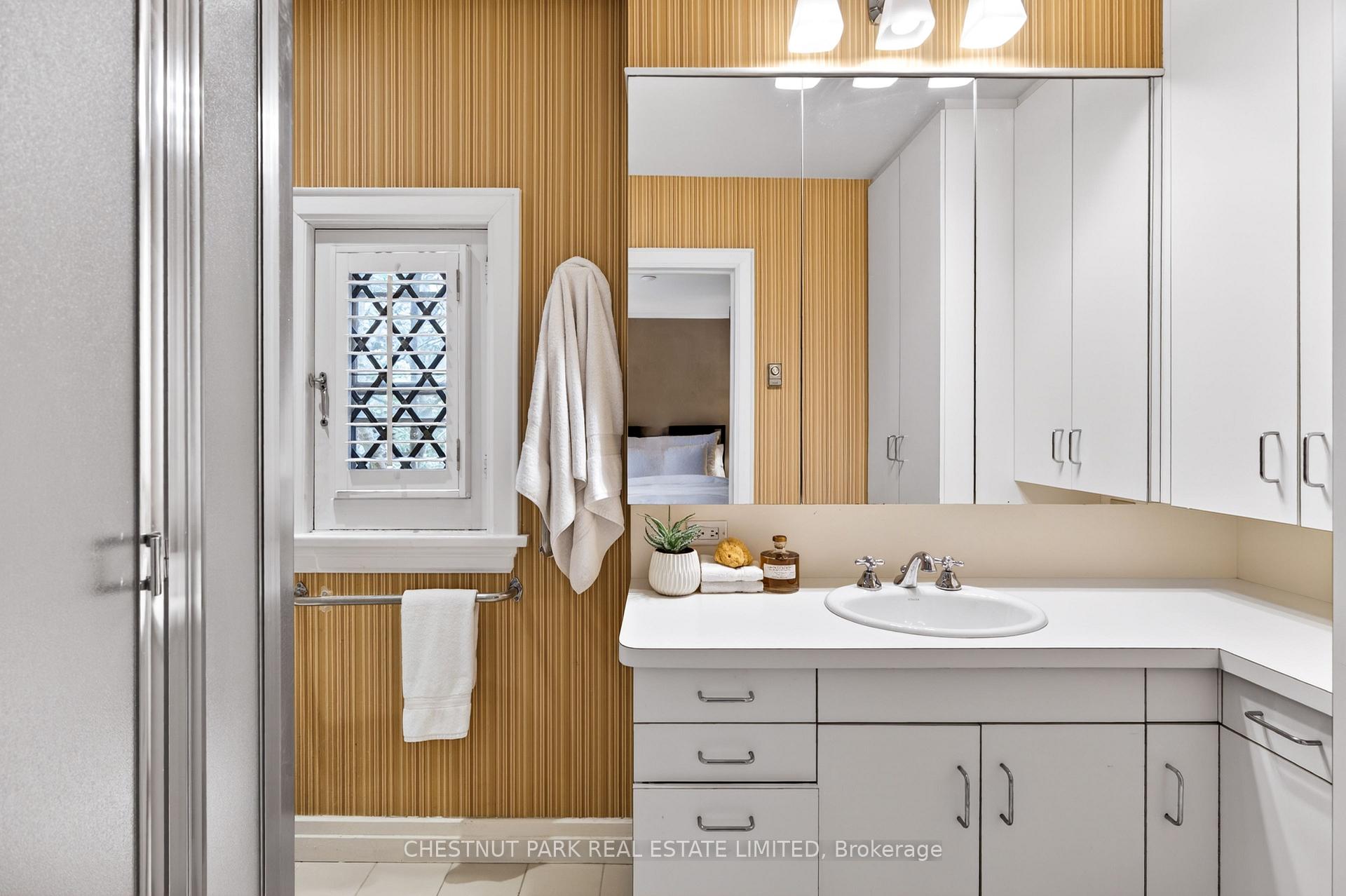 Photo 32 of 63 Lympstone Avenue, Toronto, Lawrence Park South — HOMEH