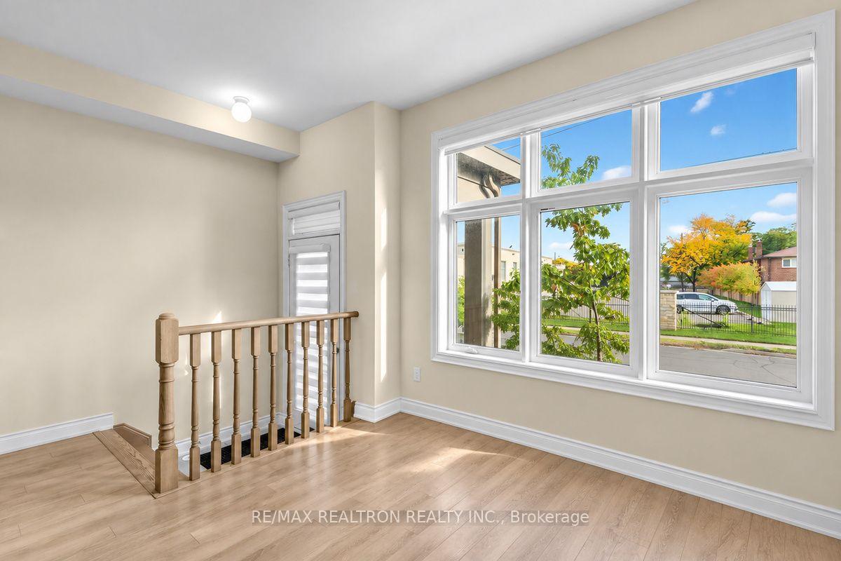 Photo 3 of Unit 2, 2A Muir Avenue, North York, Humber Summit — HOMEH