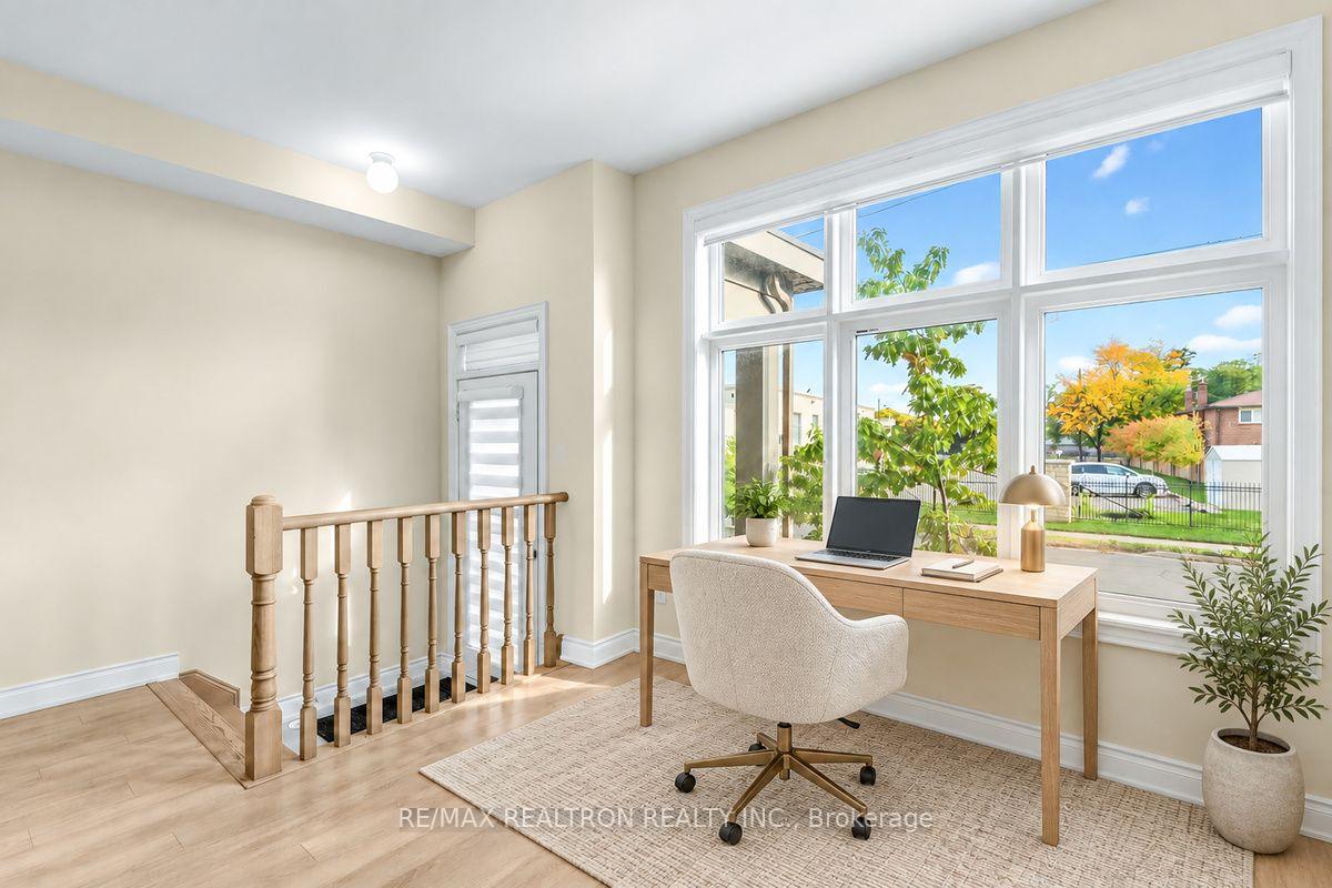 Photo 4 of Unit 2, 2A Muir Avenue, North York, Humber Summit — HOMEH