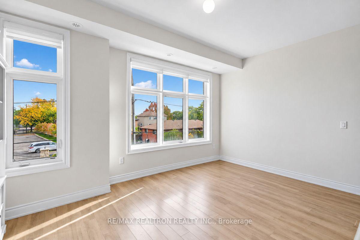 Photo 5 of Unit 2, 2A Muir Avenue, North York, Humber Summit — HOMEH
