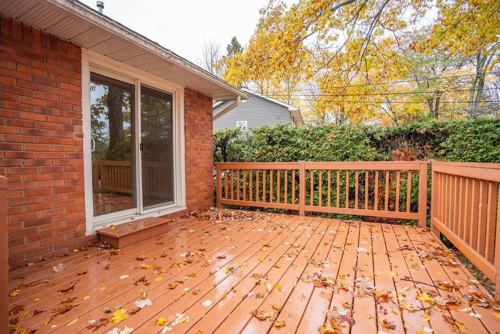 Photo 3 of 19 Sharon Crescent, Sault Ste Marie, Ward 3 — HOMEH