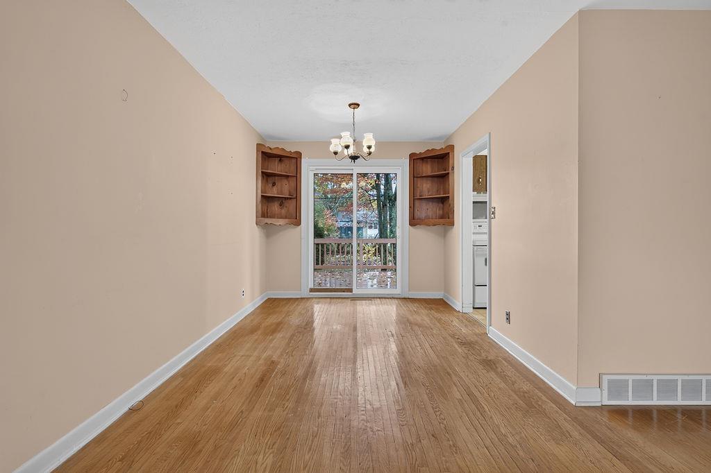 Photo 7 of 19 Sharon Crescent, Sault Ste Marie, Ward 3 — HOMEH