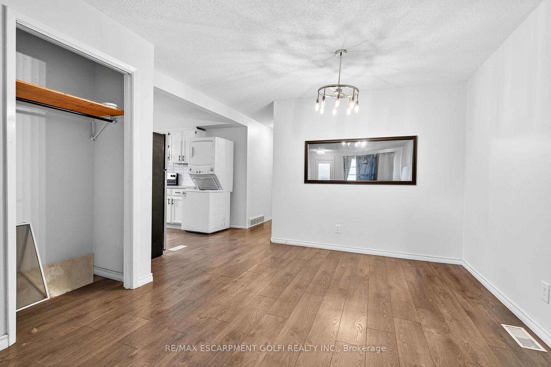Photo 4 of Unit Main Floor, 133 Northgate Drive, Welland, N. Welland — HOMEH