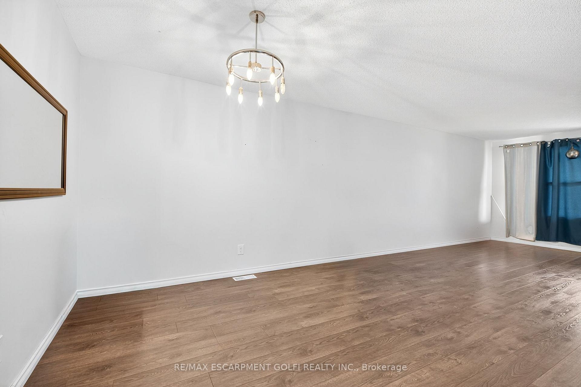 Photo 5 of Unit Main Floor, 133 Northgate Drive, Welland, N. Welland — HOMEH