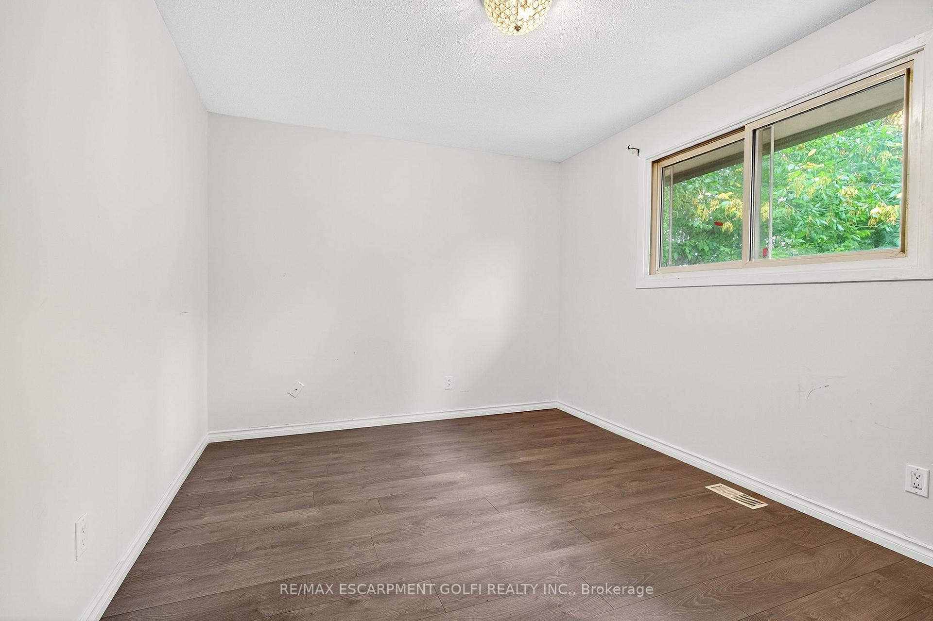 Photo 12 of Unit Main Floor, 133 Northgate Drive, Welland, N. Welland — HOMEH