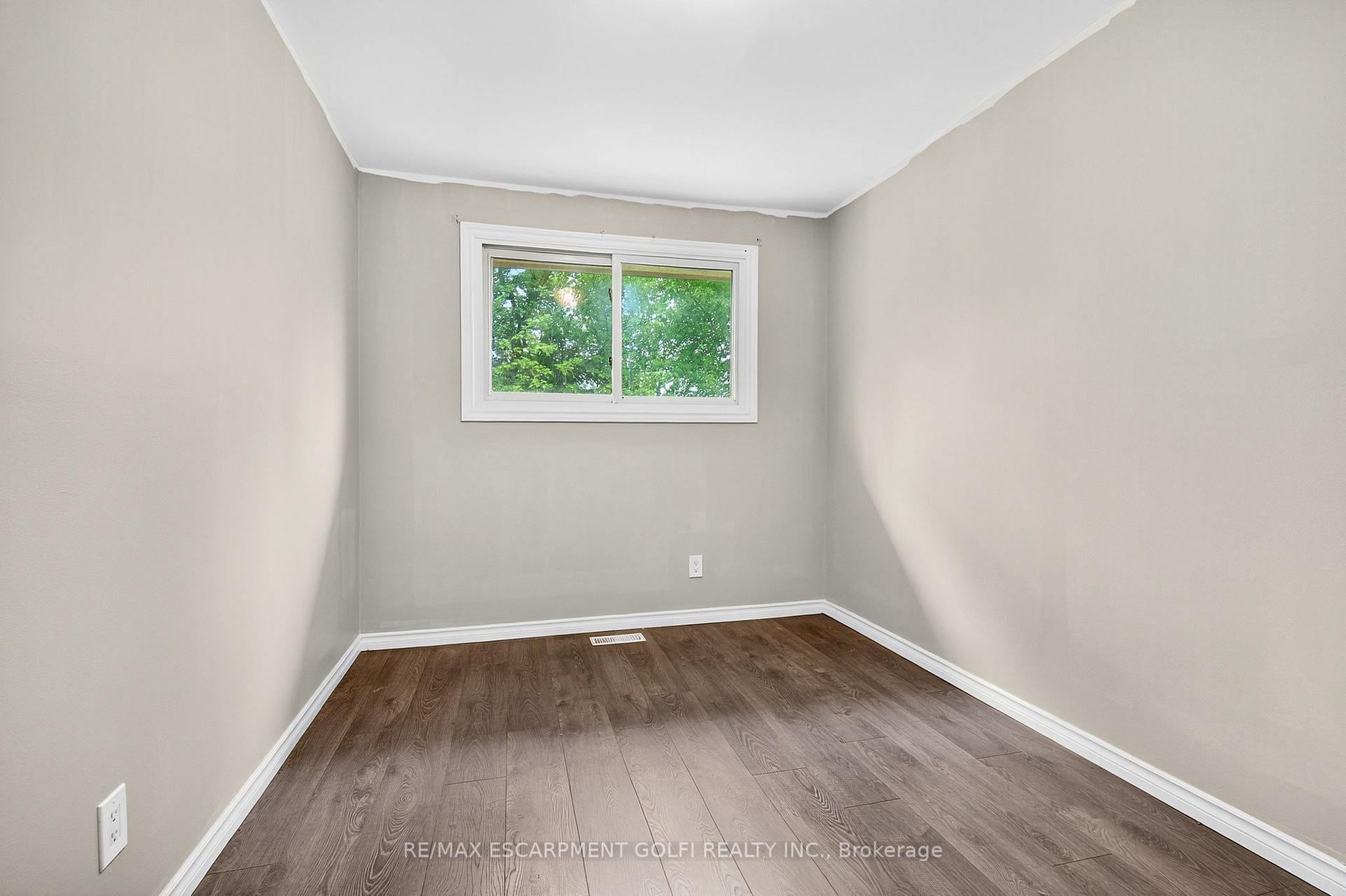 Photo 14 of Unit Main Floor, 133 Northgate Drive, Welland, N. Welland — HOMEH