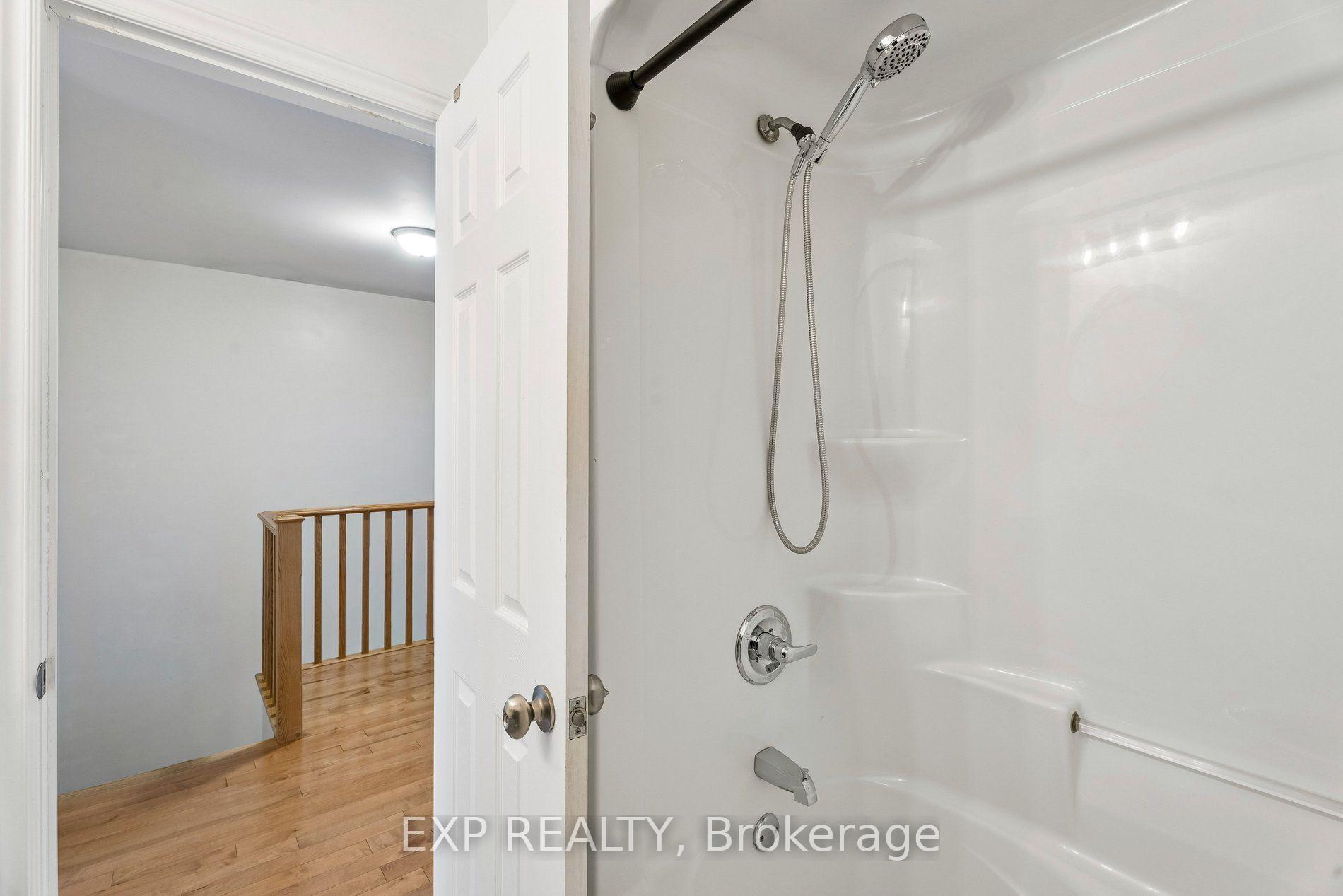 Photo 37 of 27 Pettit Street, Hamilton, Winona — HOMEH
