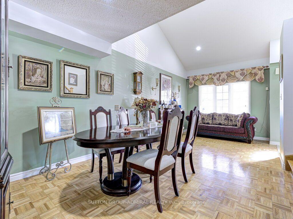 Photo 13 of 31 Irene Crescent, Brampton, Fletcher's Meadow — HOMEH