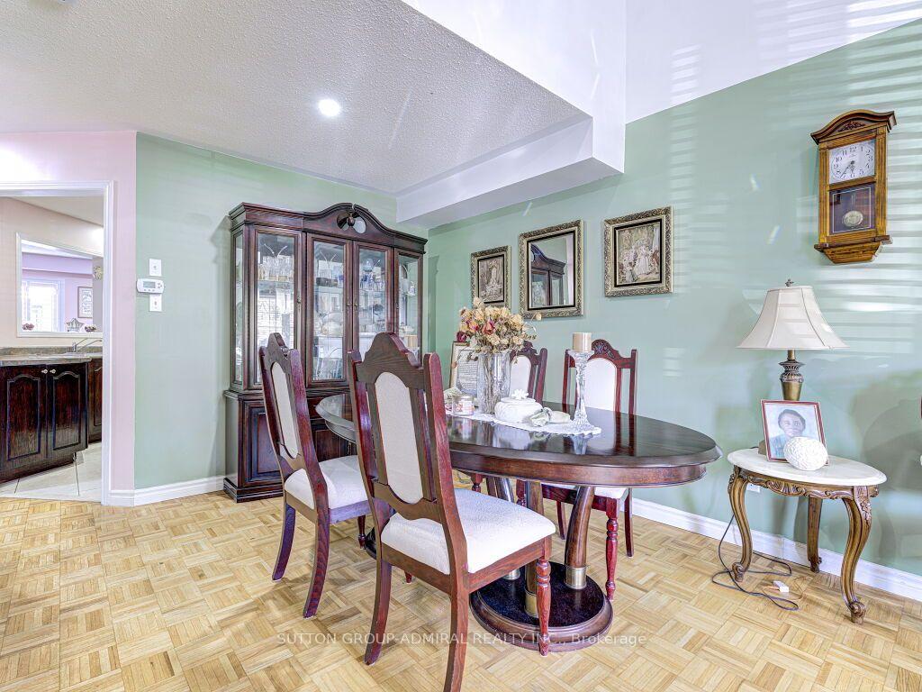 Photo 14 of 31 Irene Crescent, Brampton, Fletcher's Meadow — HOMEH