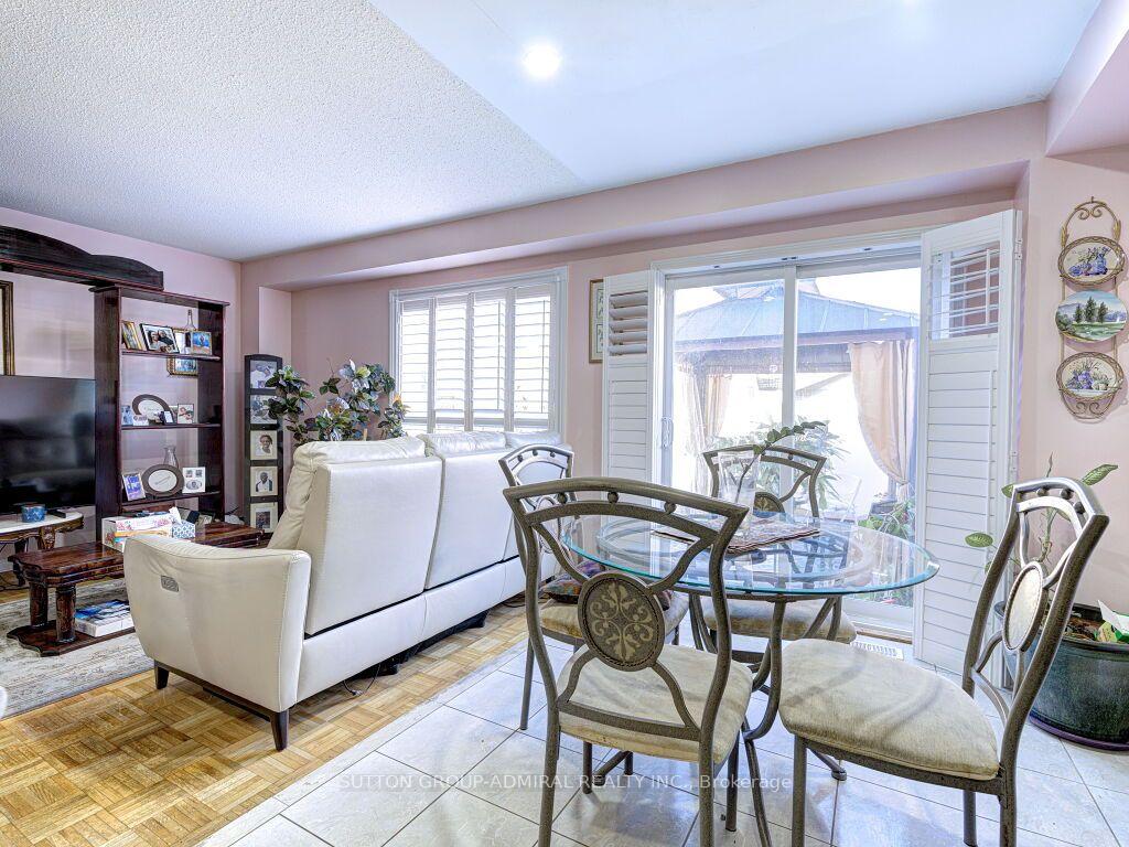 Photo 18 of 31 Irene Crescent, Brampton, Fletcher's Meadow — HOMEH