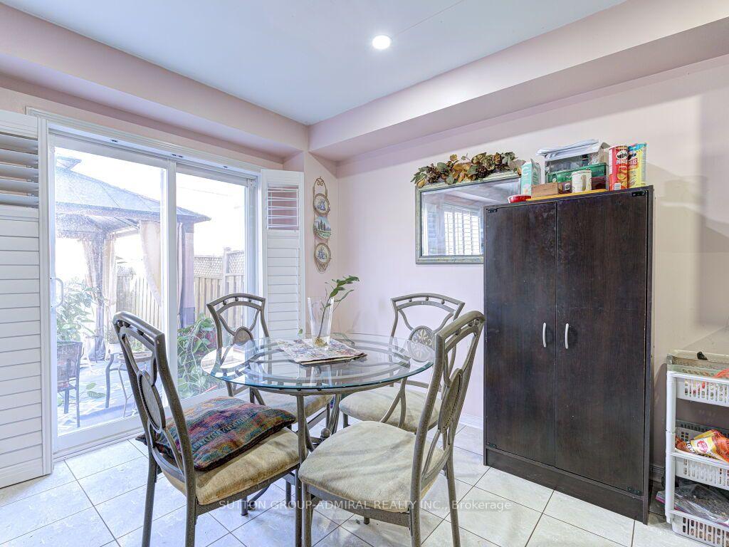 Photo 19 of 31 Irene Crescent, Brampton, Fletcher's Meadow — HOMEH