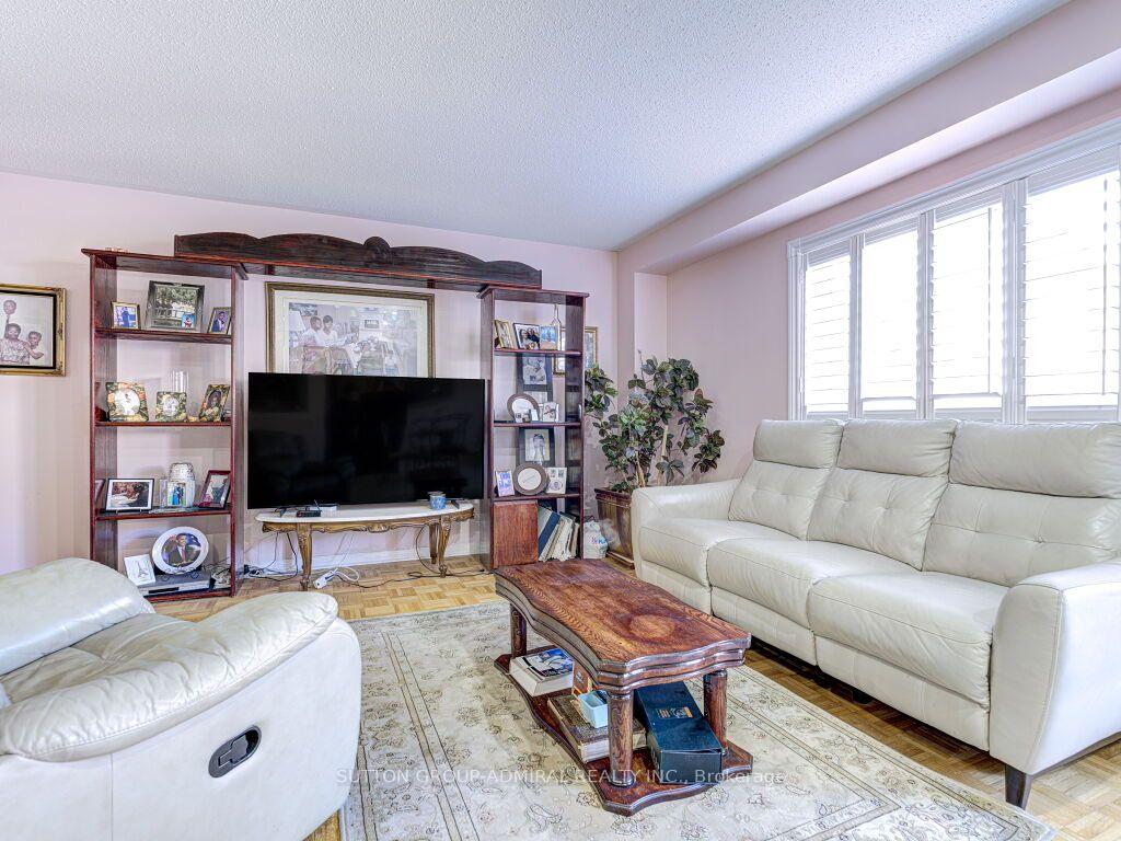 Photo 20 of 31 Irene Crescent, Brampton, Fletcher's Meadow — HOMEH