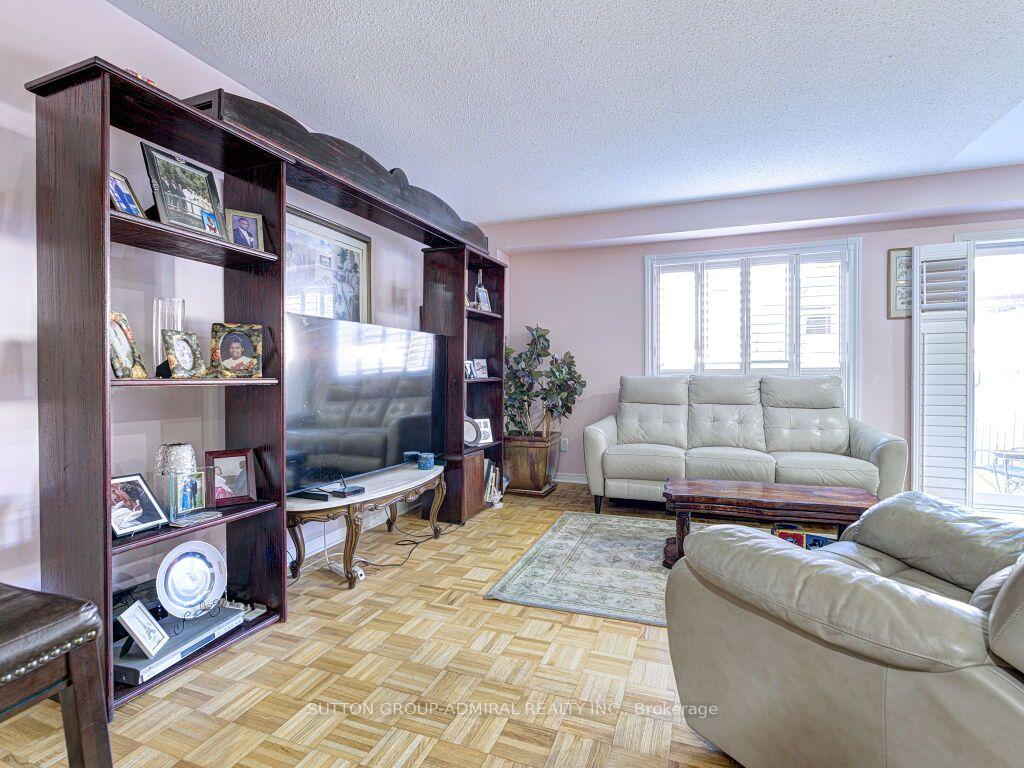 Photo 23 of 31 Irene Crescent, Brampton, Fletcher's Meadow — HOMEH
