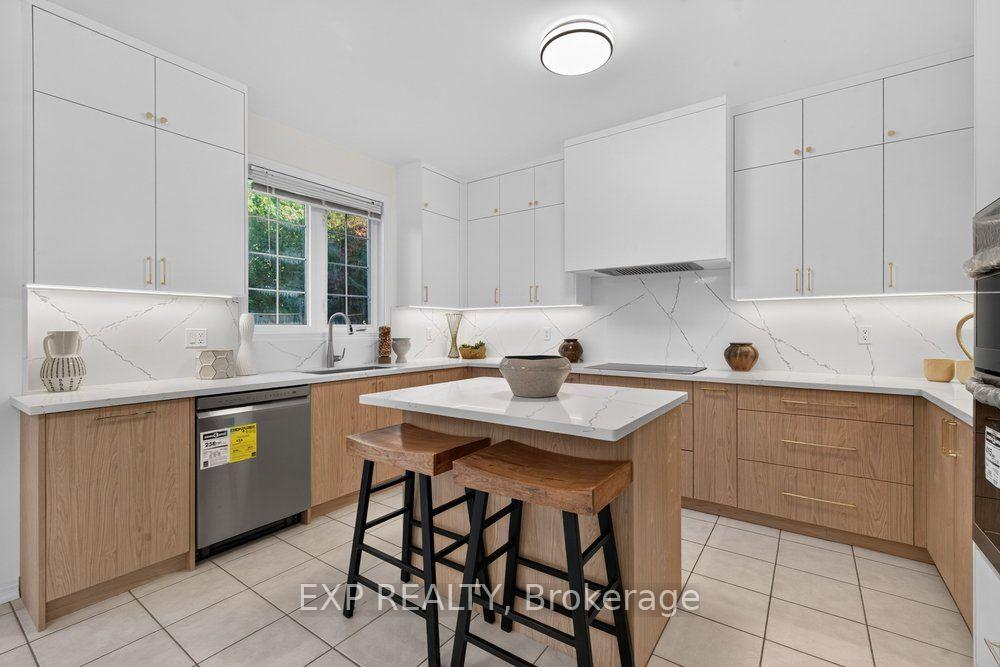 Photo 7 of 219 Hopecrest Road, Markham, Cachet — HOMEH