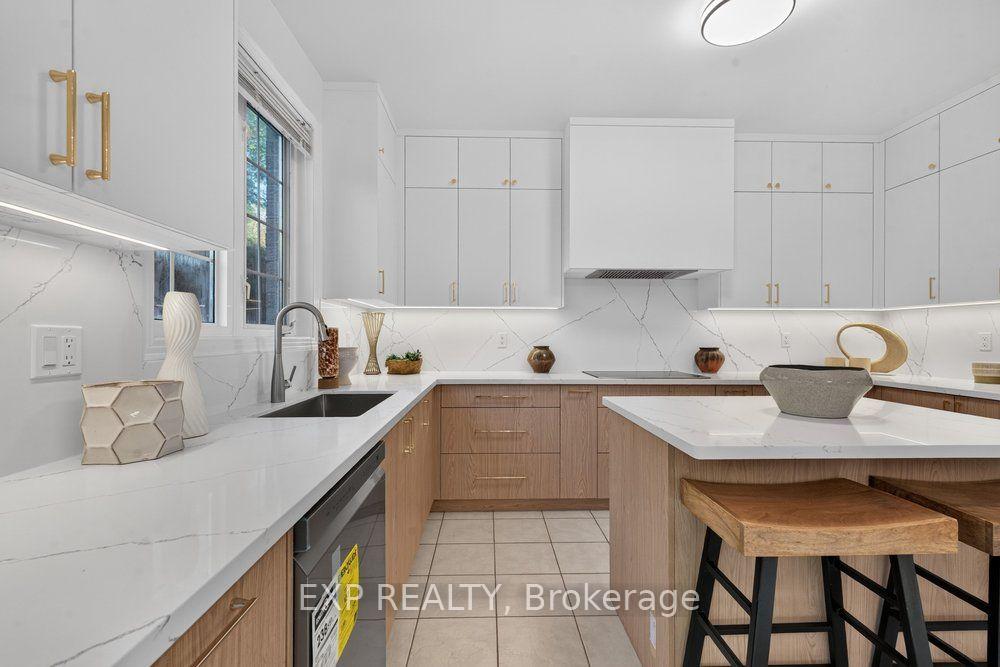 Photo 9 of 219 Hopecrest Road, Markham, Cachet — HOMEH