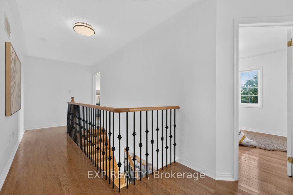 Photo 14 of 219 Hopecrest Road, Markham, Cachet — HOMEH