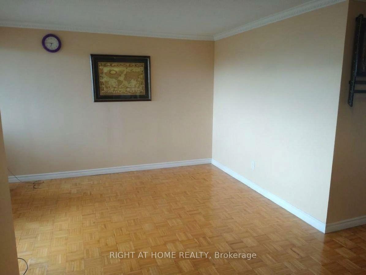 Photo 5 of Unit 706, 61 Markbrook Lane, Etobicoke, Mount Olive-Silverstone-Jamestown — HOMEH