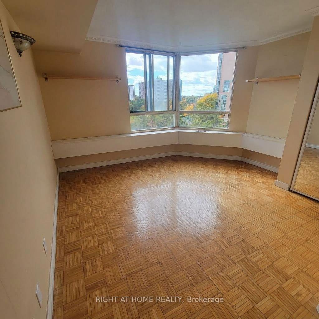 Photo 9 of Unit 706, 61 Markbrook Lane, Etobicoke, Mount Olive-Silverstone-Jamestown — HOMEH