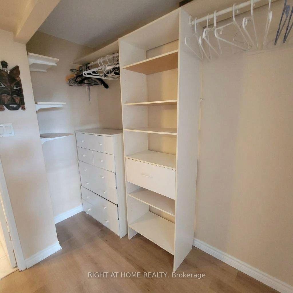 Photo 13 of Unit 706, 61 Markbrook Lane, Etobicoke, Mount Olive-Silverstone-Jamestown — HOMEH