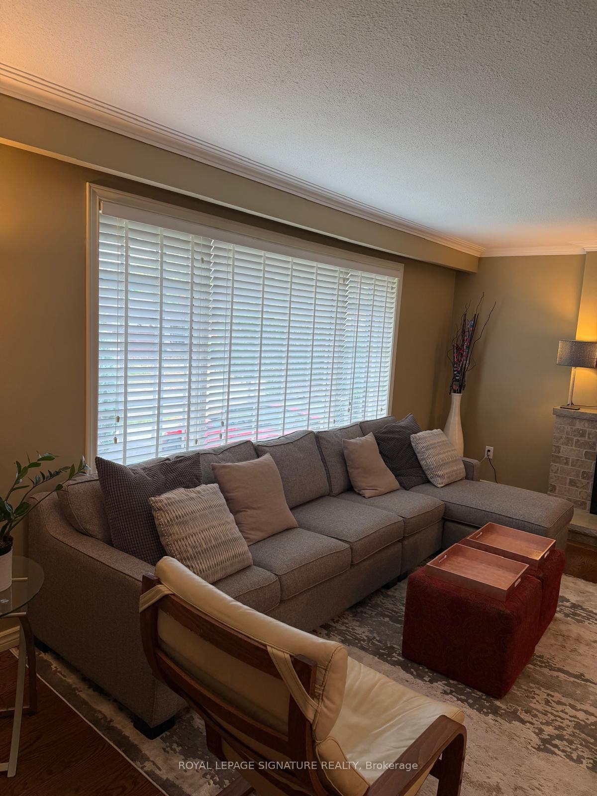 Photo 4 of 1207 Wood Place, Oakville, West — HOMEH