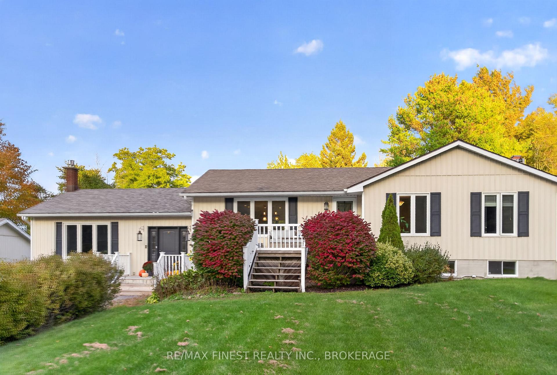 Photo of 466 MacKenzie Road