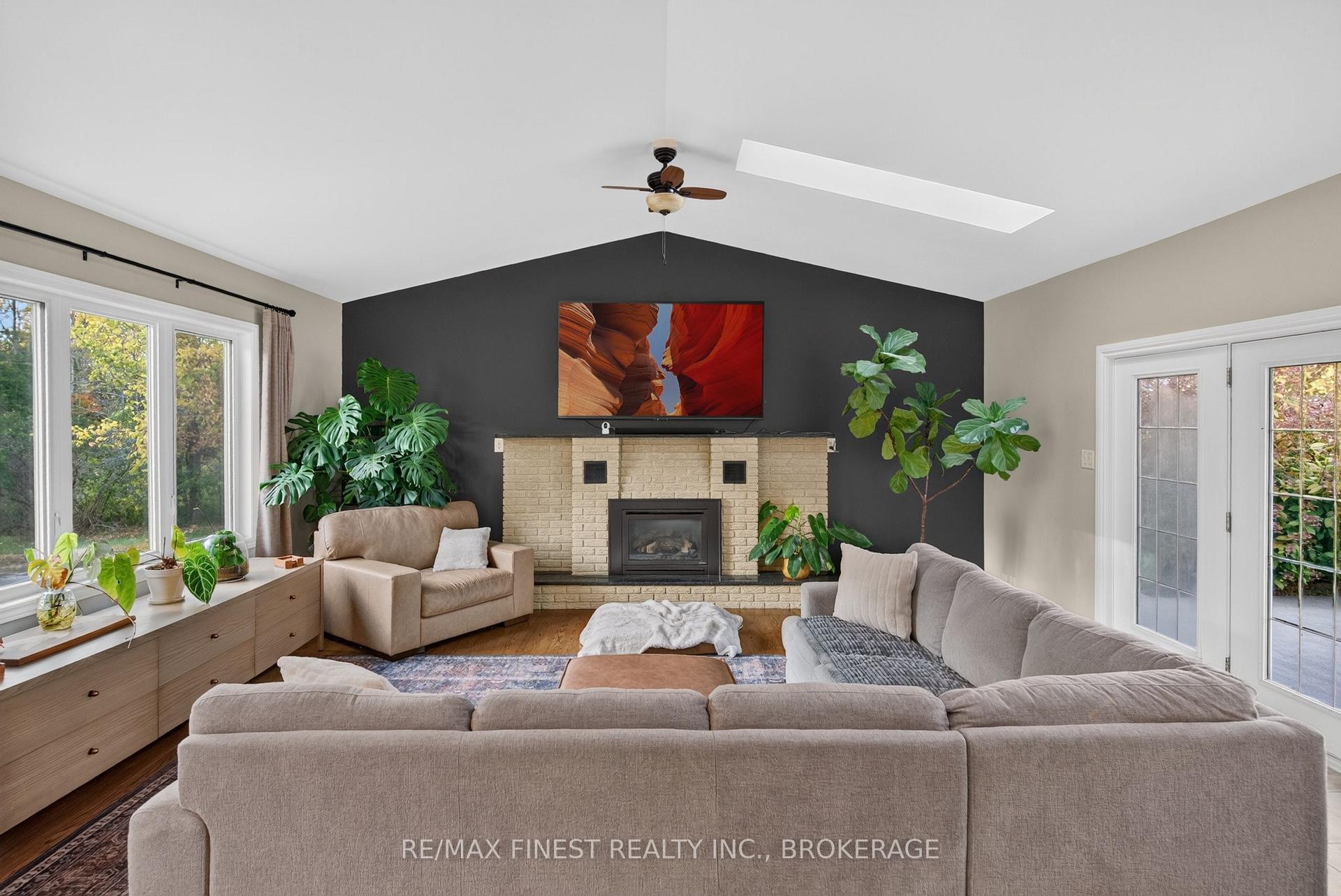 Photo 9 of 466 MacKenzie Road, Quinte West, Sidney Ward — HOMEH