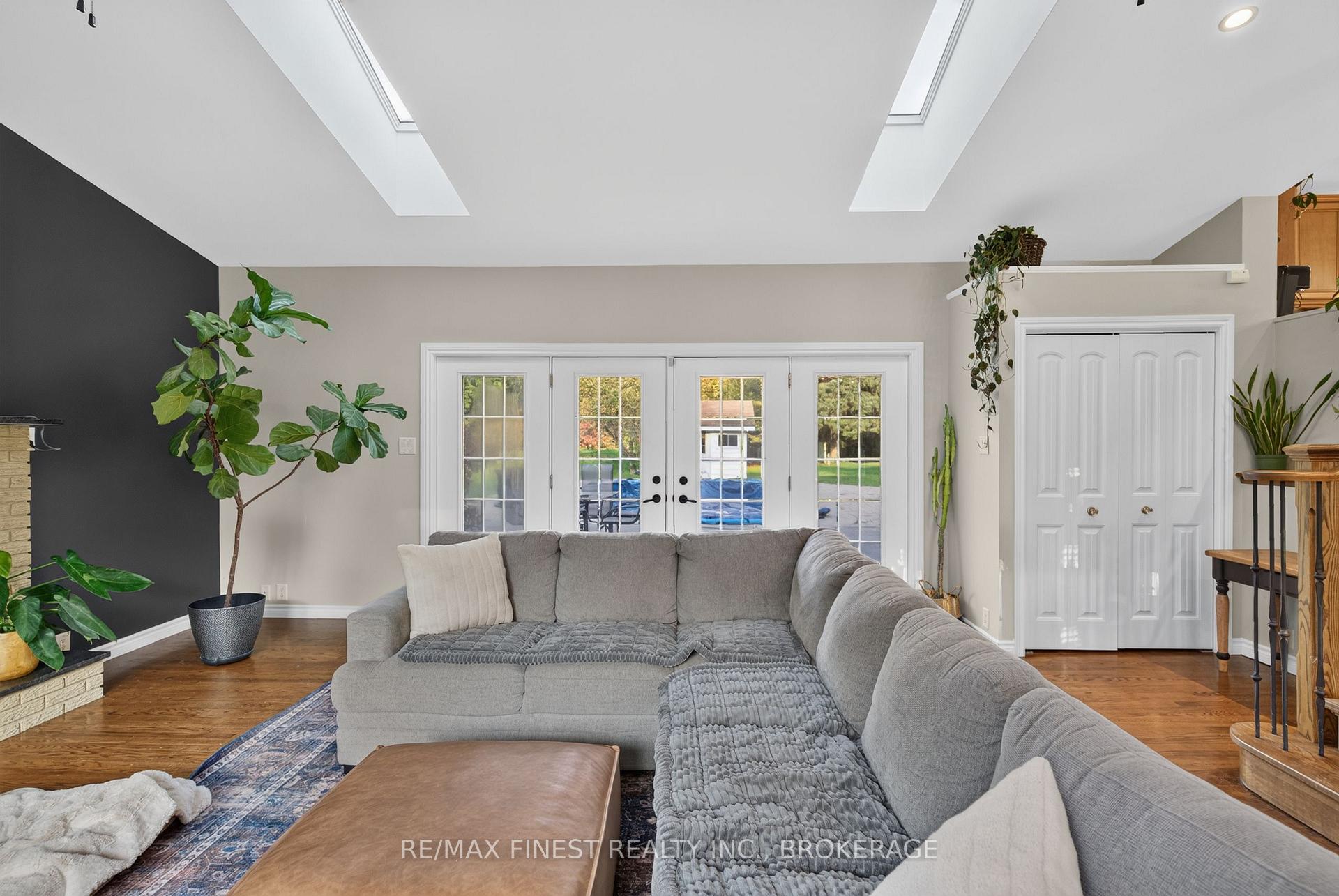 Photo 11 of 466 MacKenzie Road, Quinte West, Sidney Ward — HOMEH