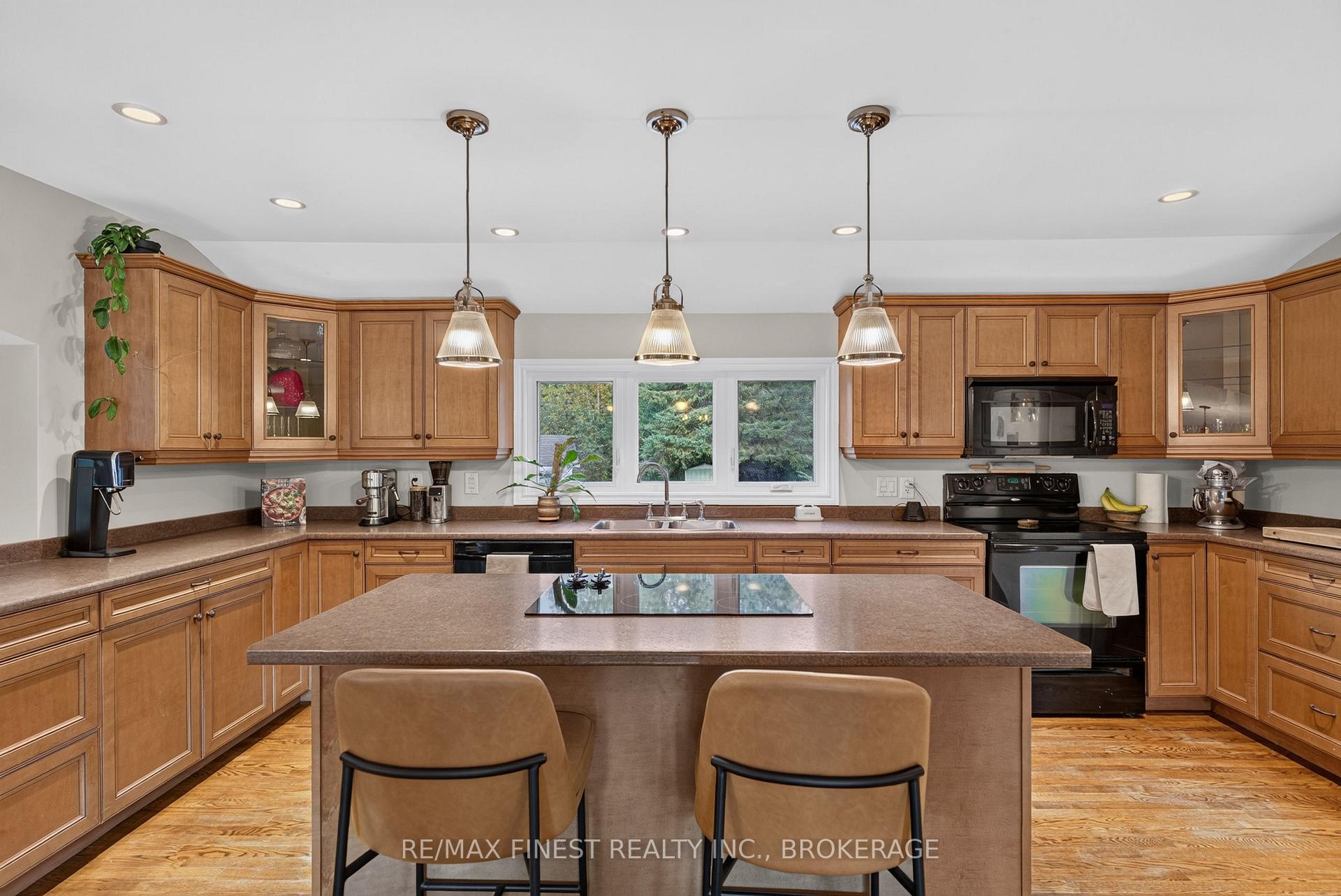 Photo 15 of 466 MacKenzie Road, Quinte West, Sidney Ward — HOMEH