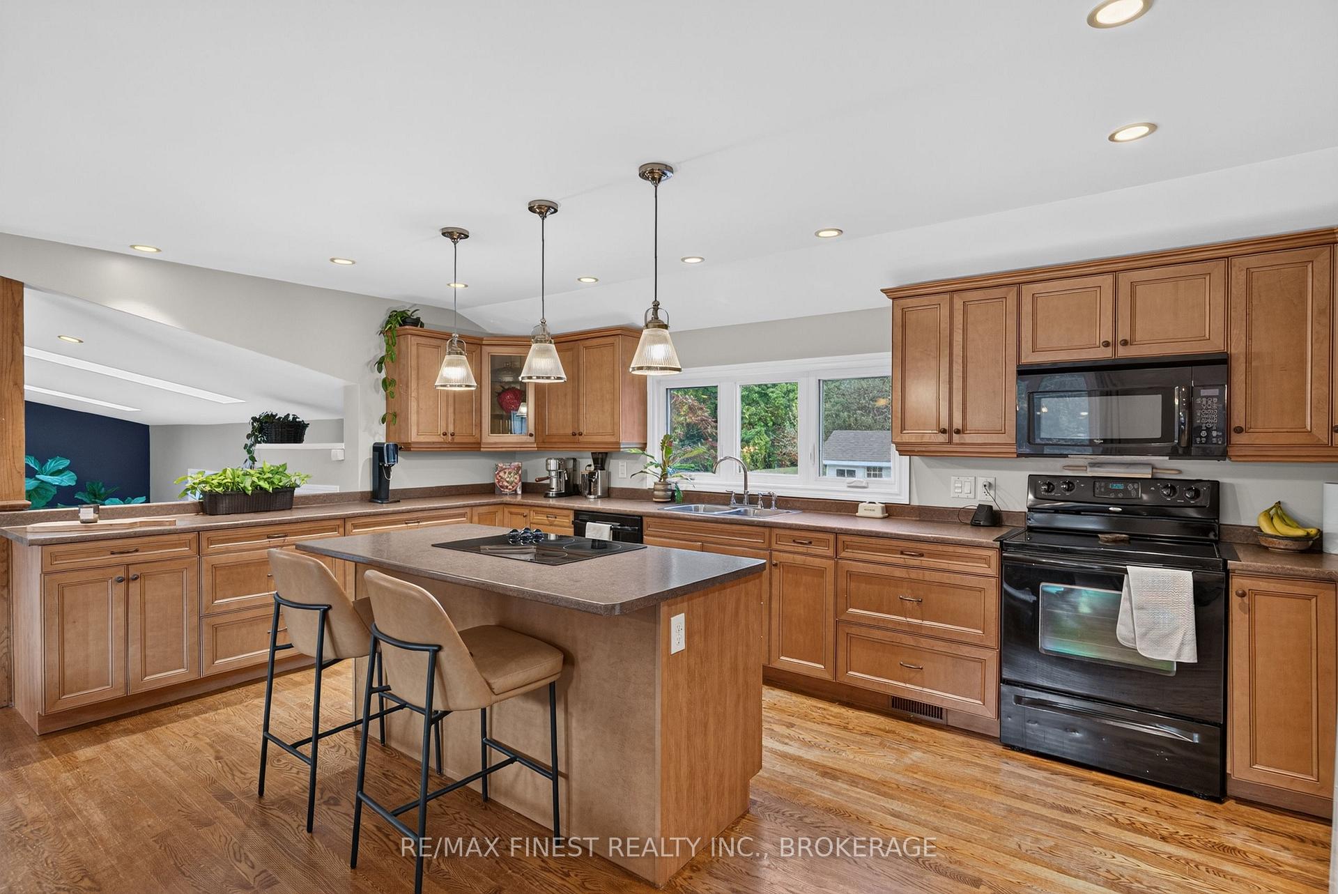 Photo 16 of 466 MacKenzie Road, Quinte West, Sidney Ward — HOMEH