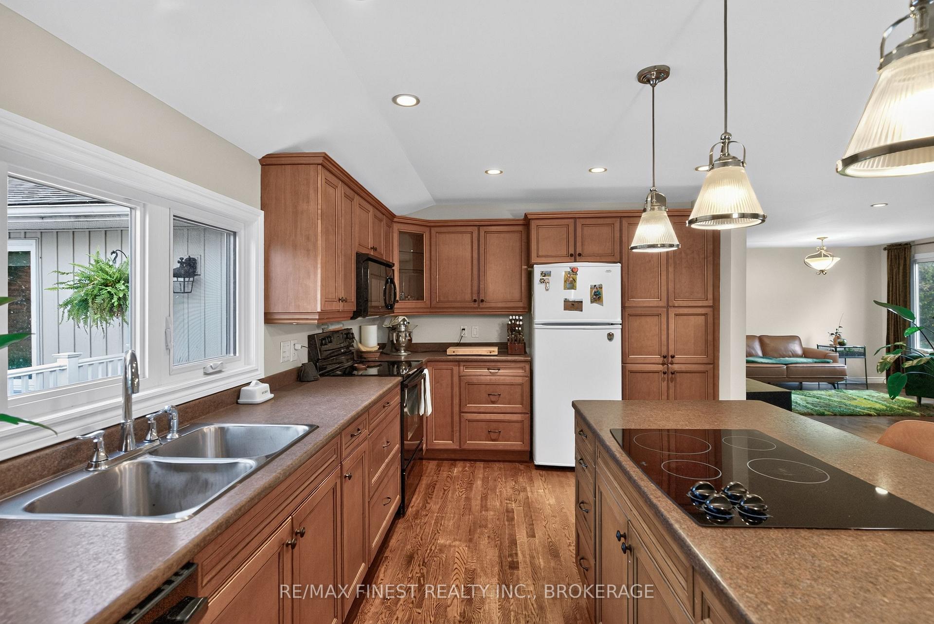 Photo 18 of 466 MacKenzie Road, Quinte West, Sidney Ward — HOMEH