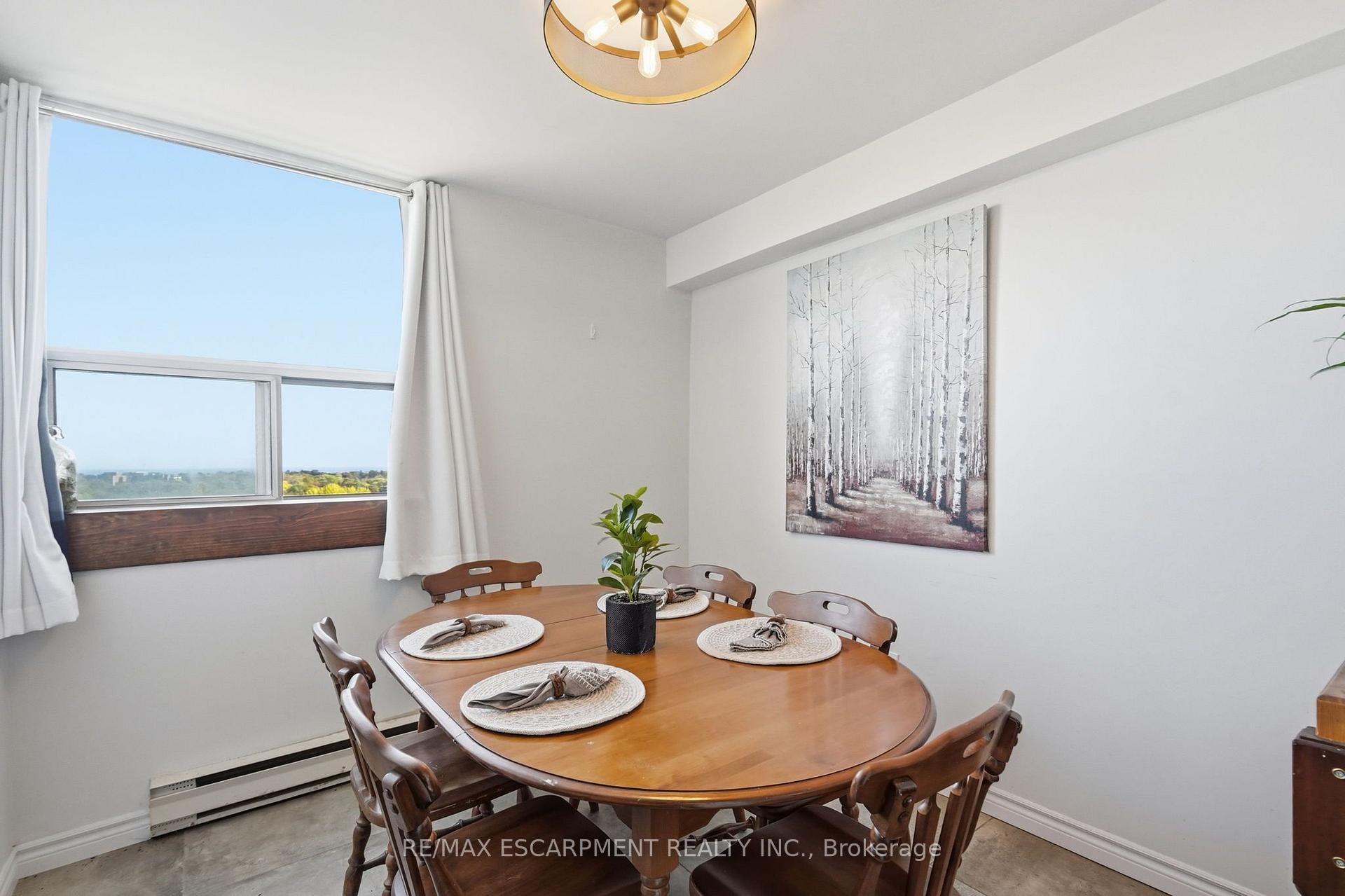 Photo 11 of Unit 1111, 700 Dynes Road, Burlington, Roseland — HOMEH