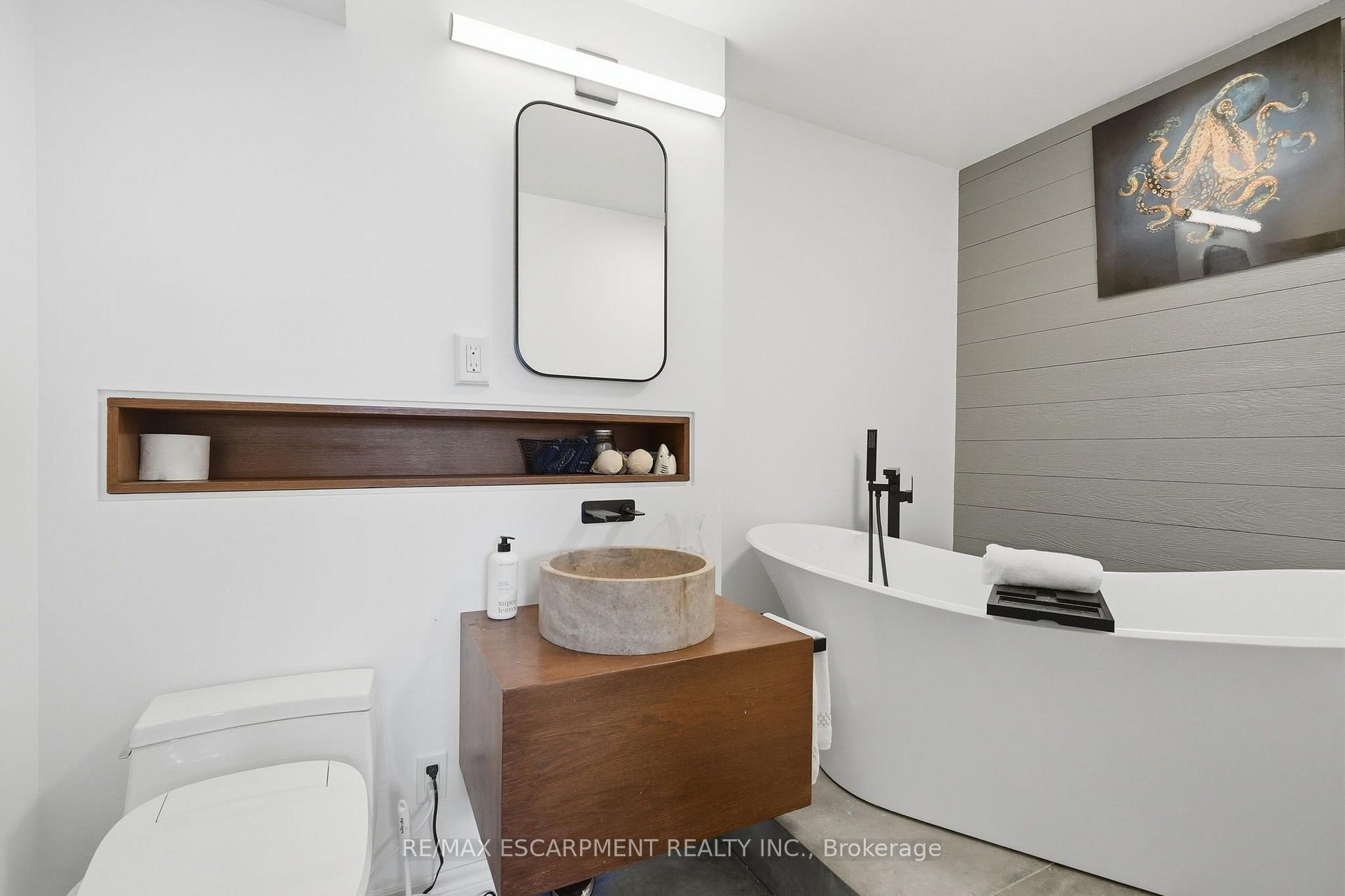 Photo 19 of Unit 1111, 700 Dynes Road, Burlington, Roseland — HOMEH