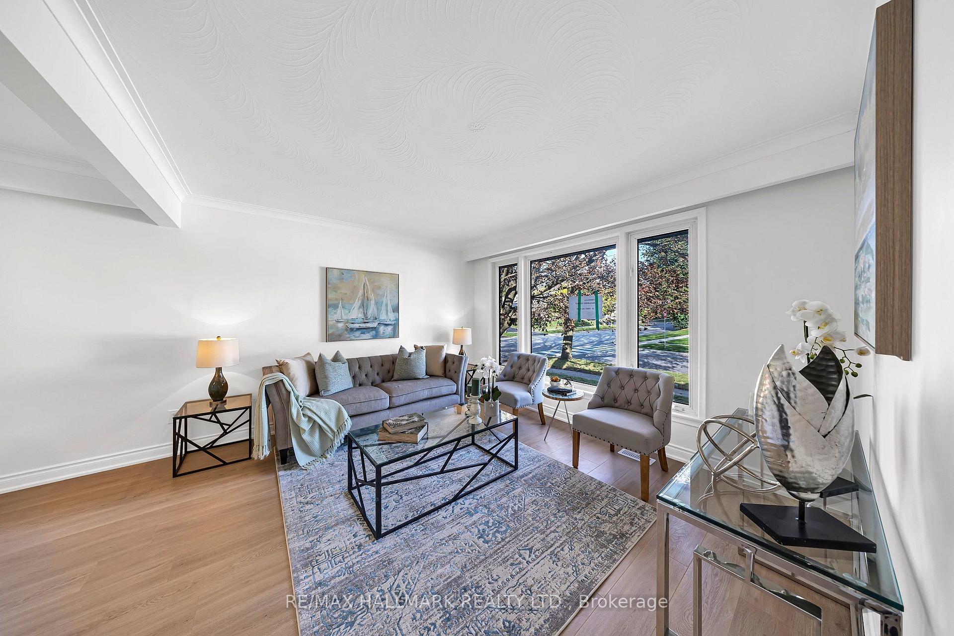Photo 6 of 104 Benshire Drive, Scarborough, Woburn — HOMEH