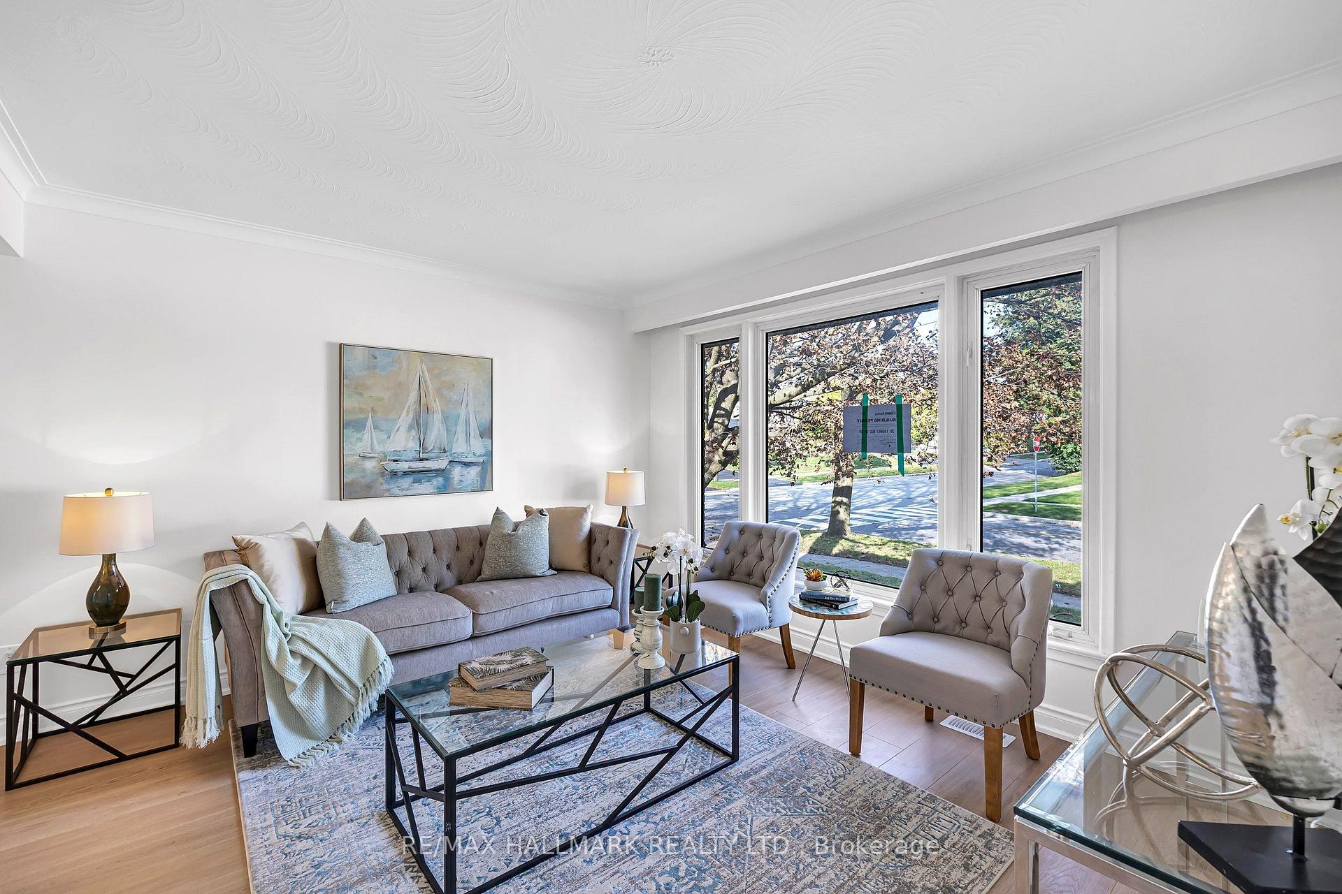 Photo 7 of 104 Benshire Drive, Scarborough, Woburn — HOMEH