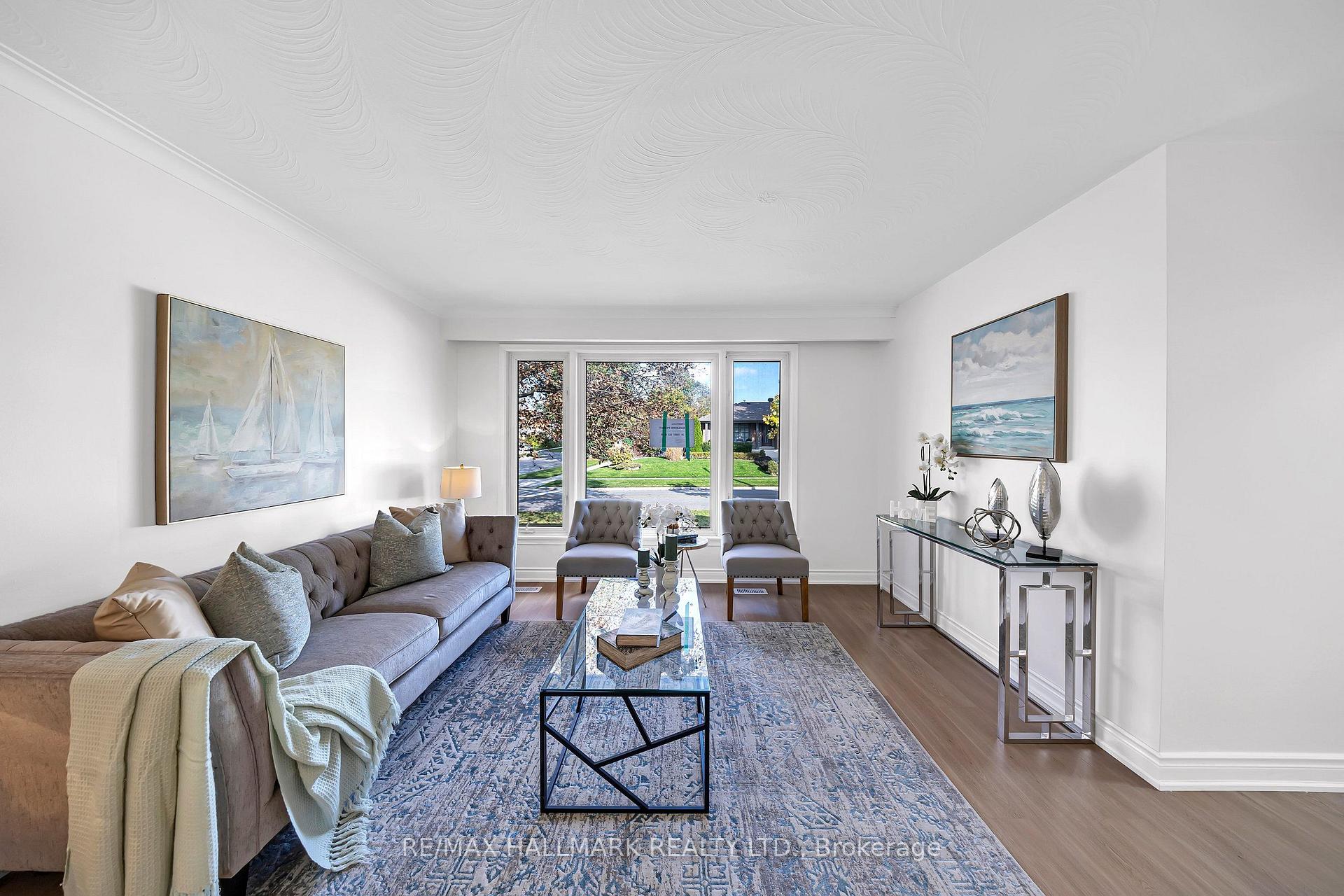 Photo 8 of 104 Benshire Drive, Scarborough, Woburn — HOMEH