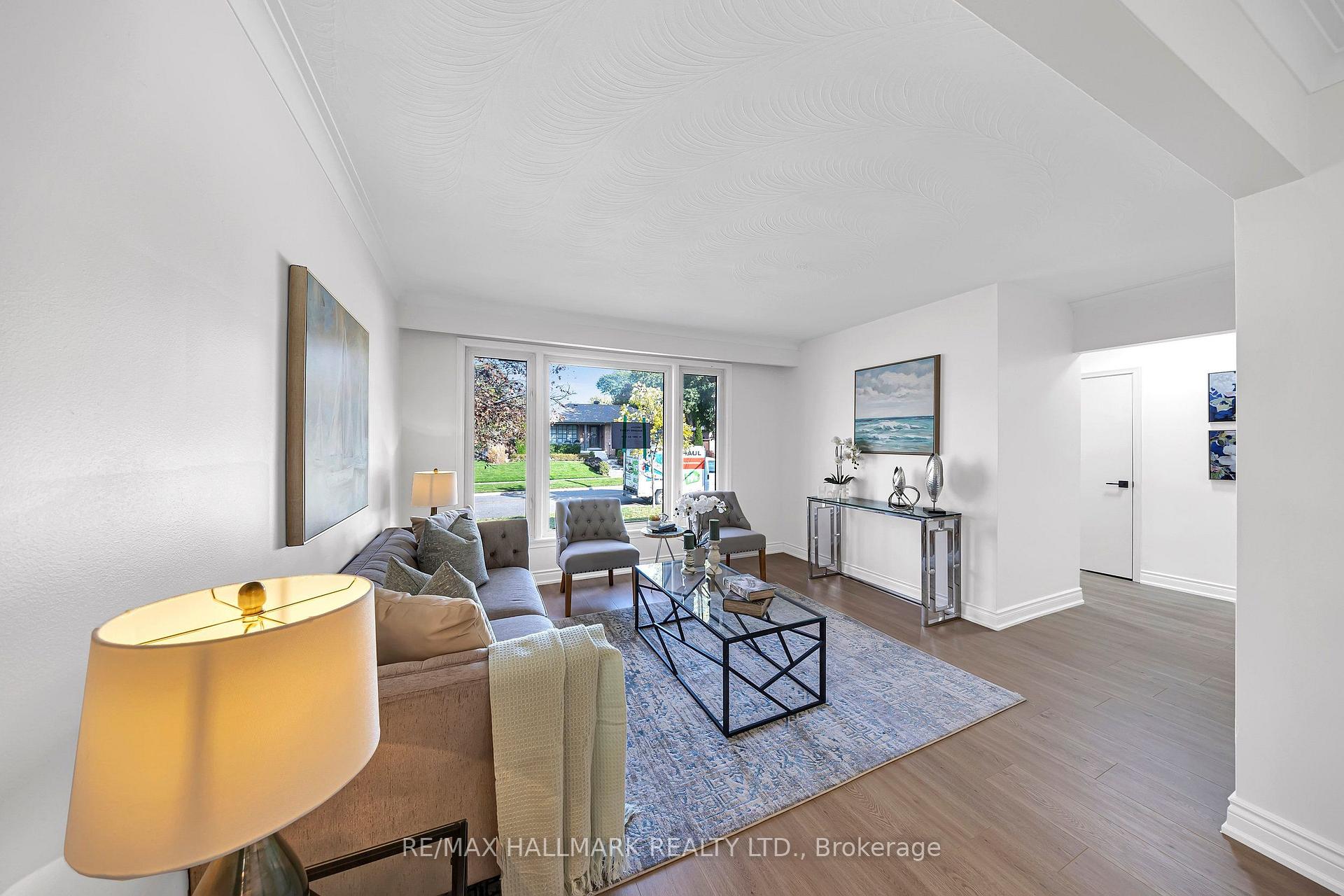 Photo 10 of 104 Benshire Drive, Scarborough, Woburn — HOMEH
