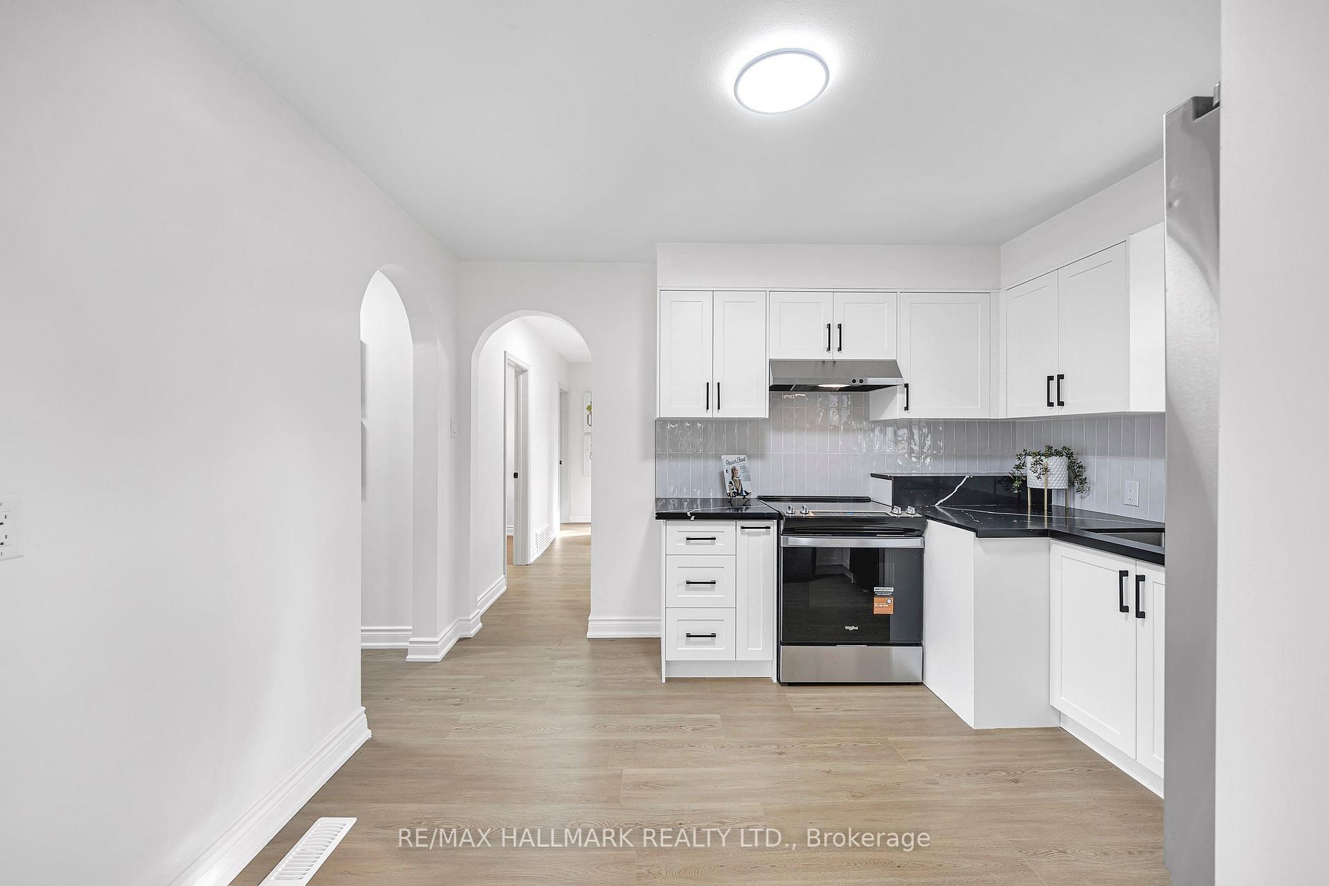 Photo 12 of 104 Benshire Drive, Scarborough, Woburn — HOMEH