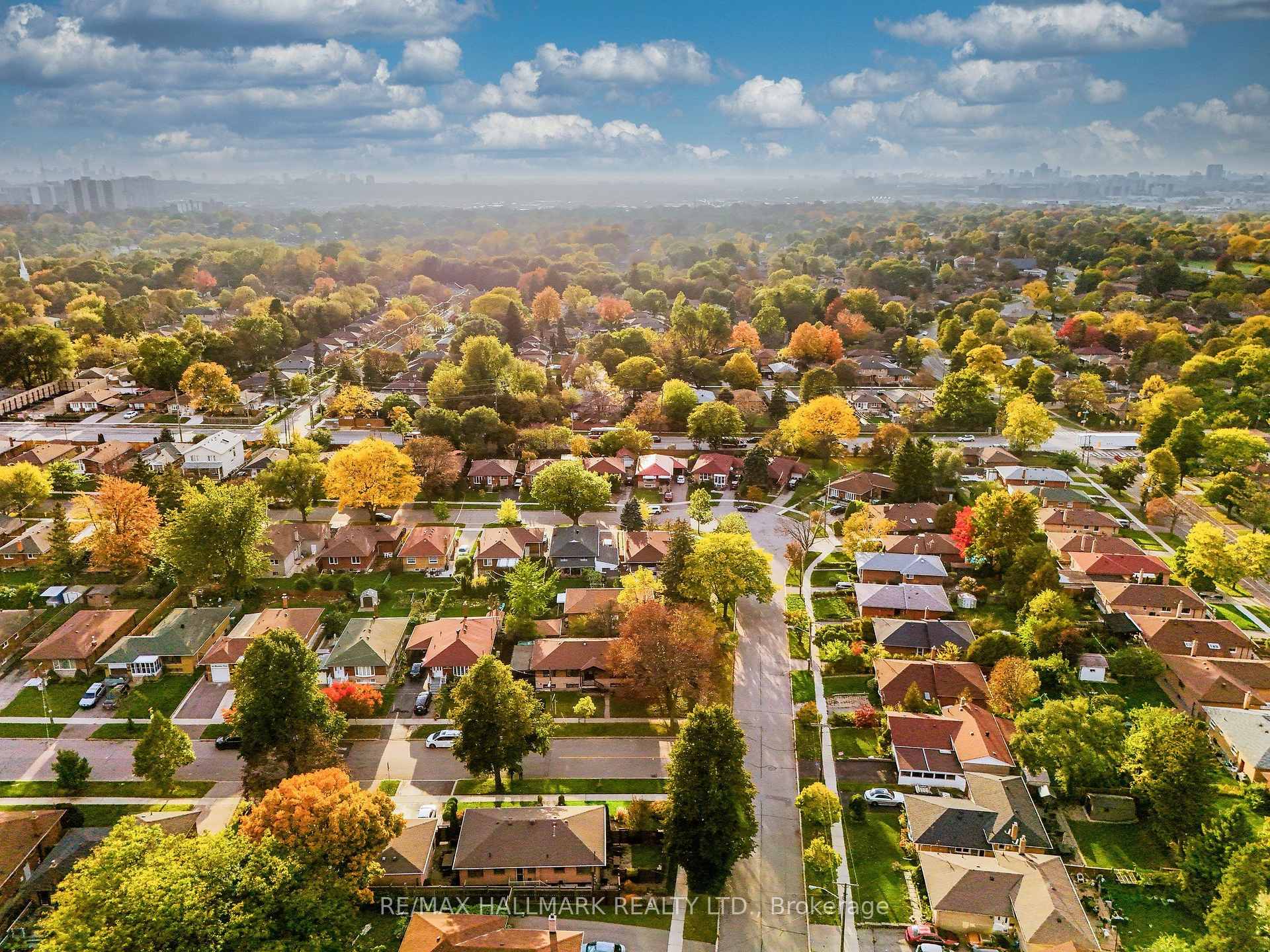 Photo 42 of 104 Benshire Drive, Scarborough, Woburn — HOMEH